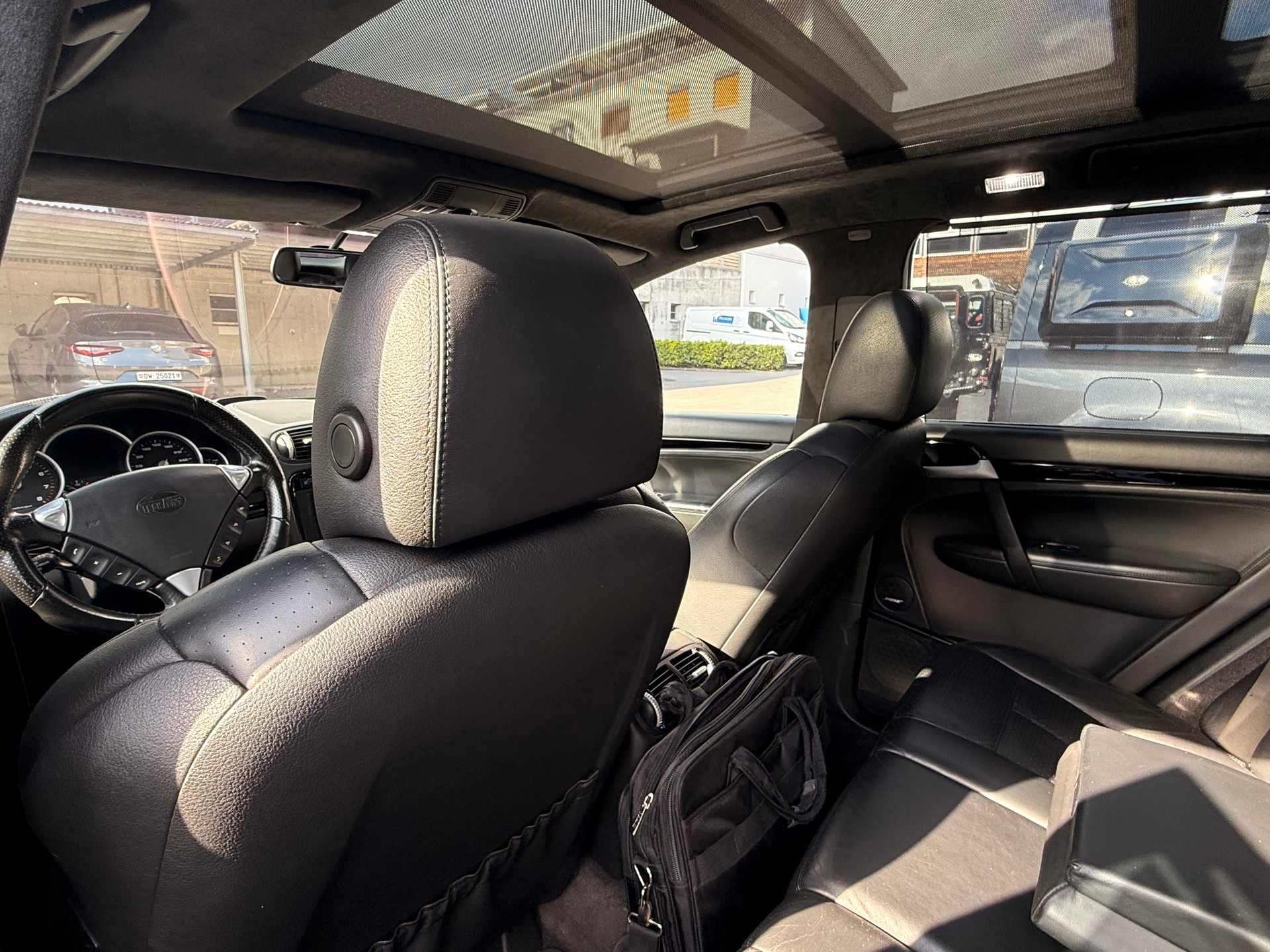 PORSCHE Cayenne Turbo S-image-9