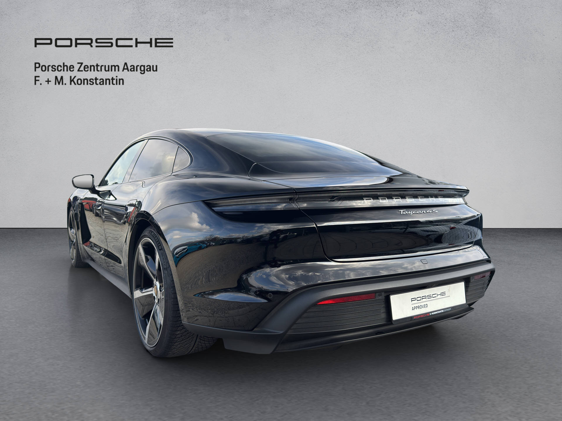 PORSCHE Taycan 4S mit Performance Batterie Plus-image-3