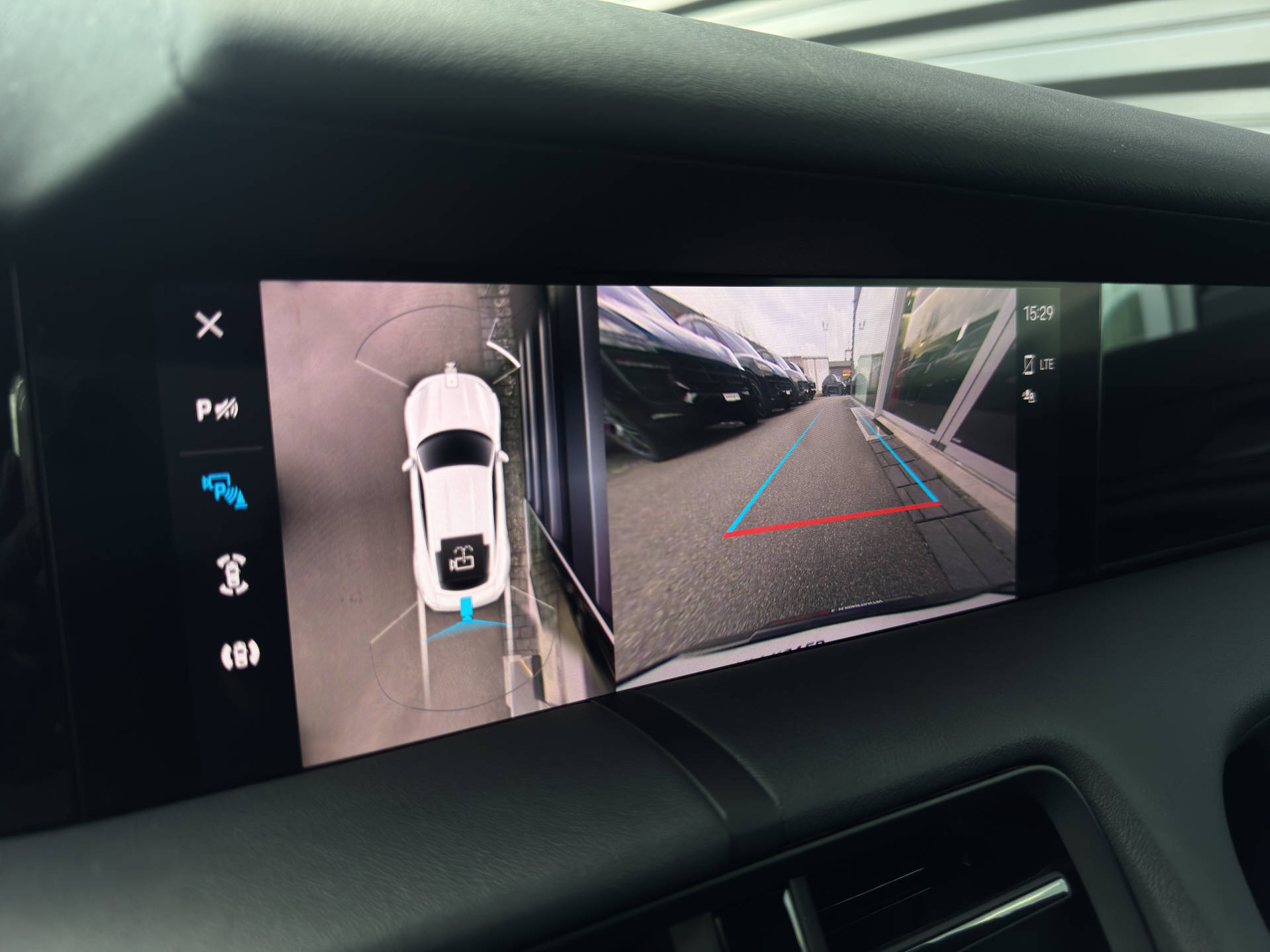 PORSCHE Taycan 4S mit Performance Batterie Plus-image-9