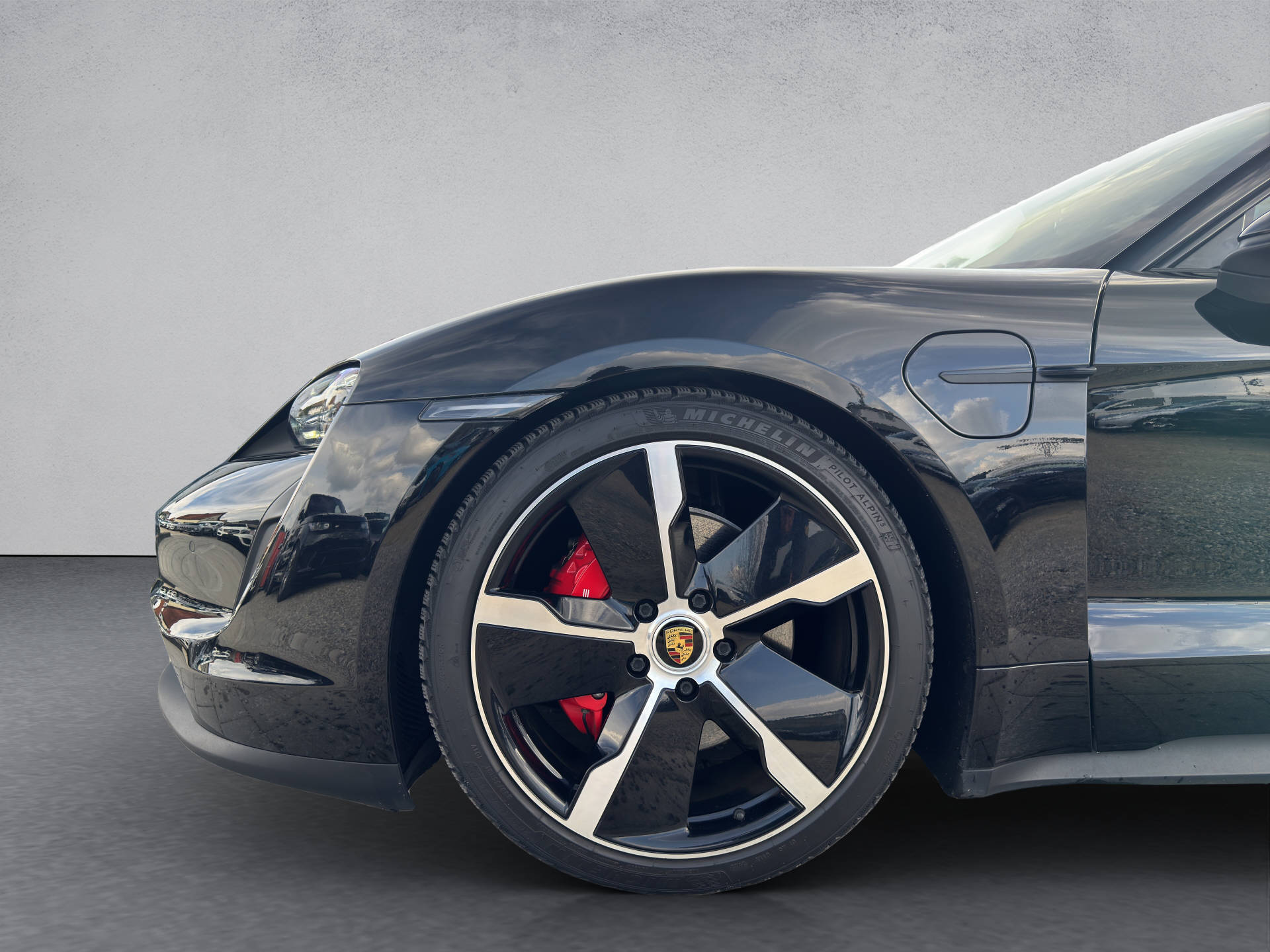 PORSCHE Taycan 4S mit Performance Batterie Plus-image-12