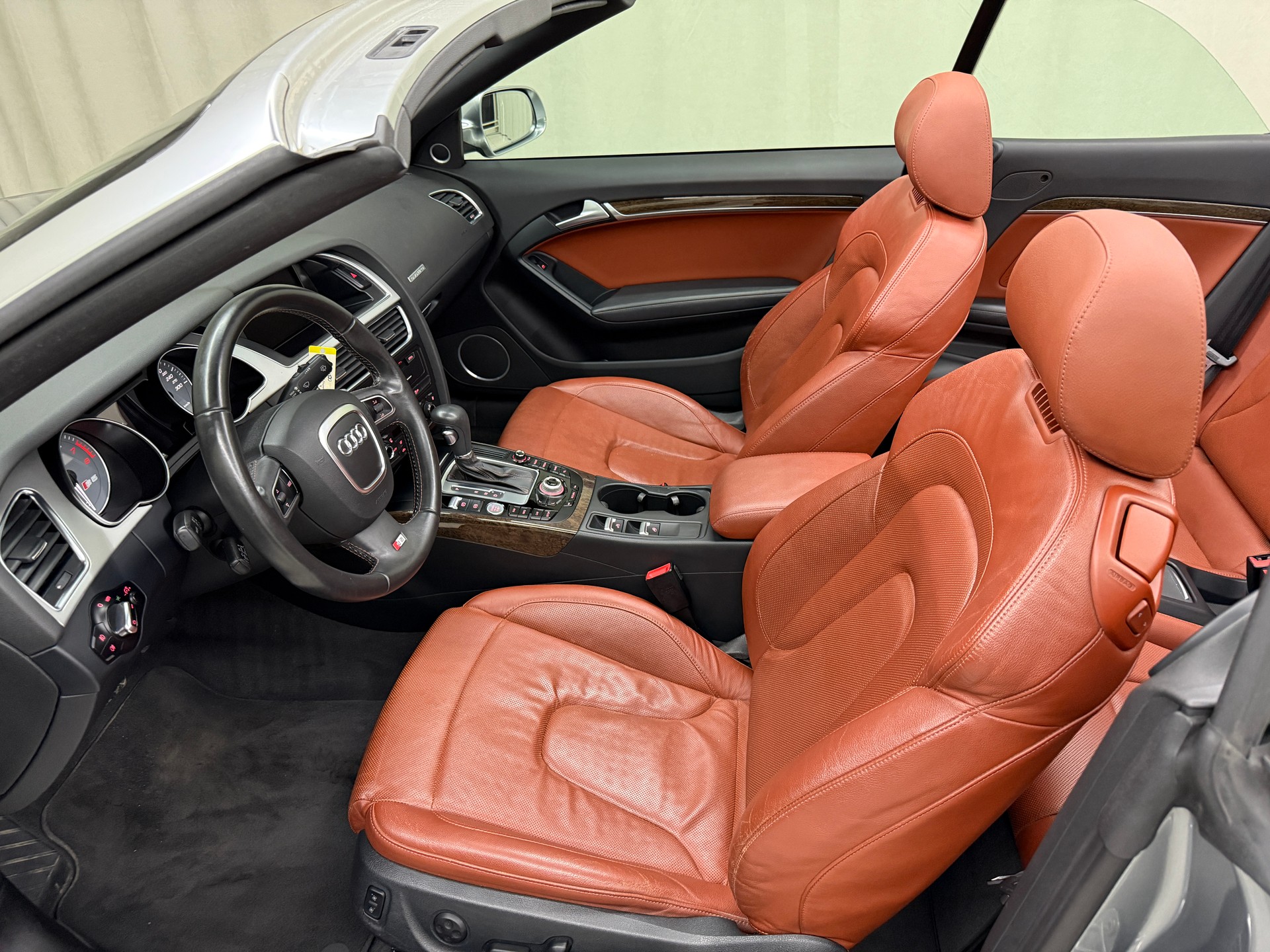 AUDI S5 Cabrio 3.0 TFSI quattro S-tronic-showroom-element-3