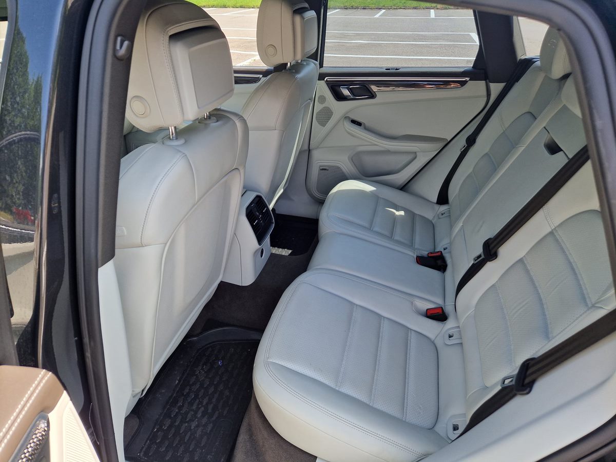 PORSCHE Macan GTS PDK-image-4