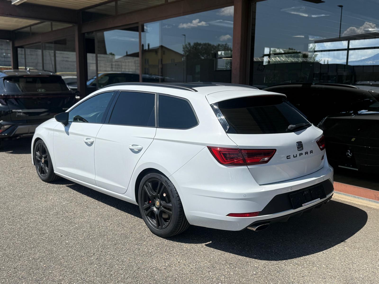 SEAT Leon ST 2.0 TSI Cupra 300 4 Drive DSG-image-3