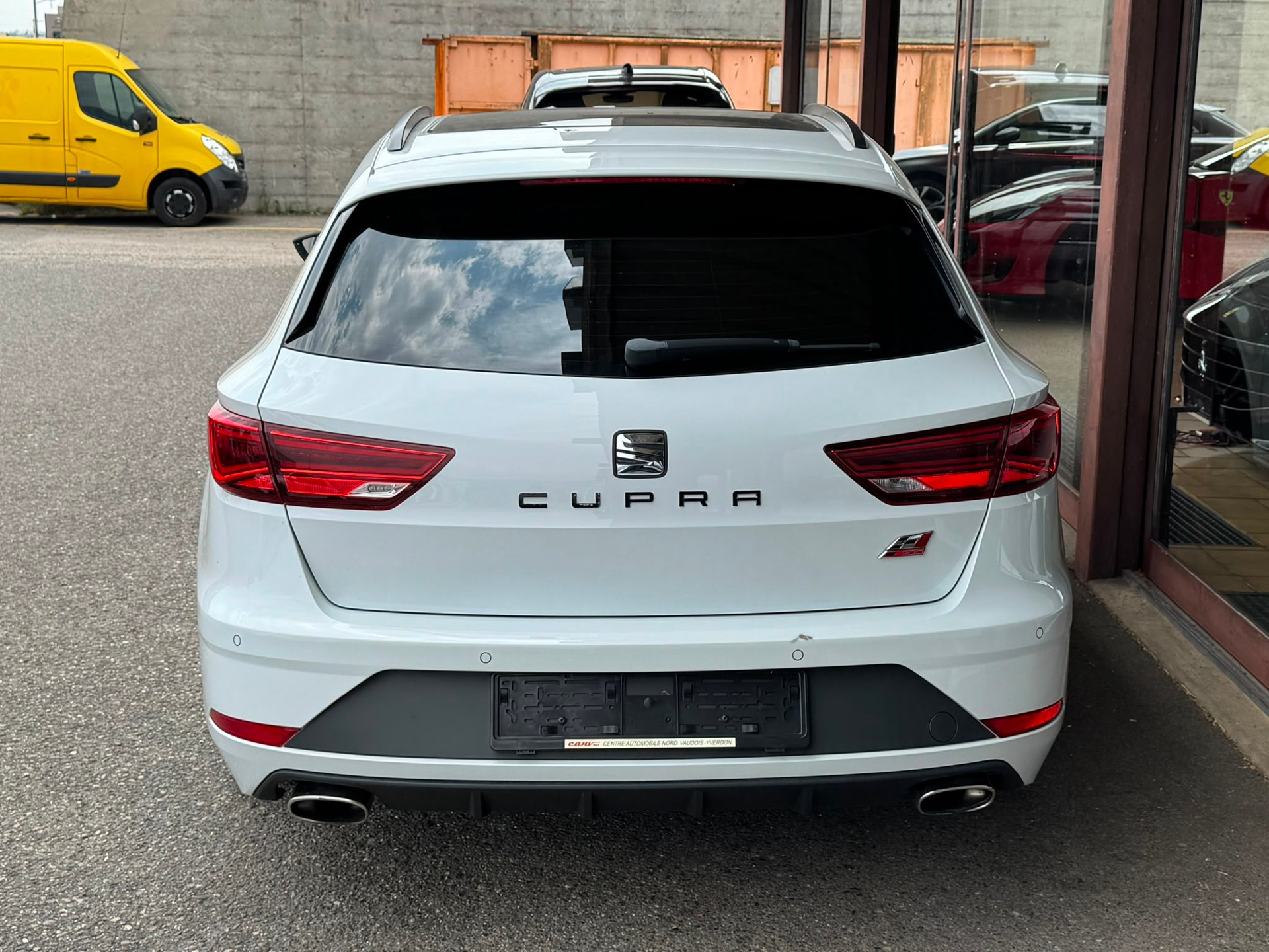 SEAT Leon ST 2.0 TSI Cupra 300 4 Drive DSG-image-4
