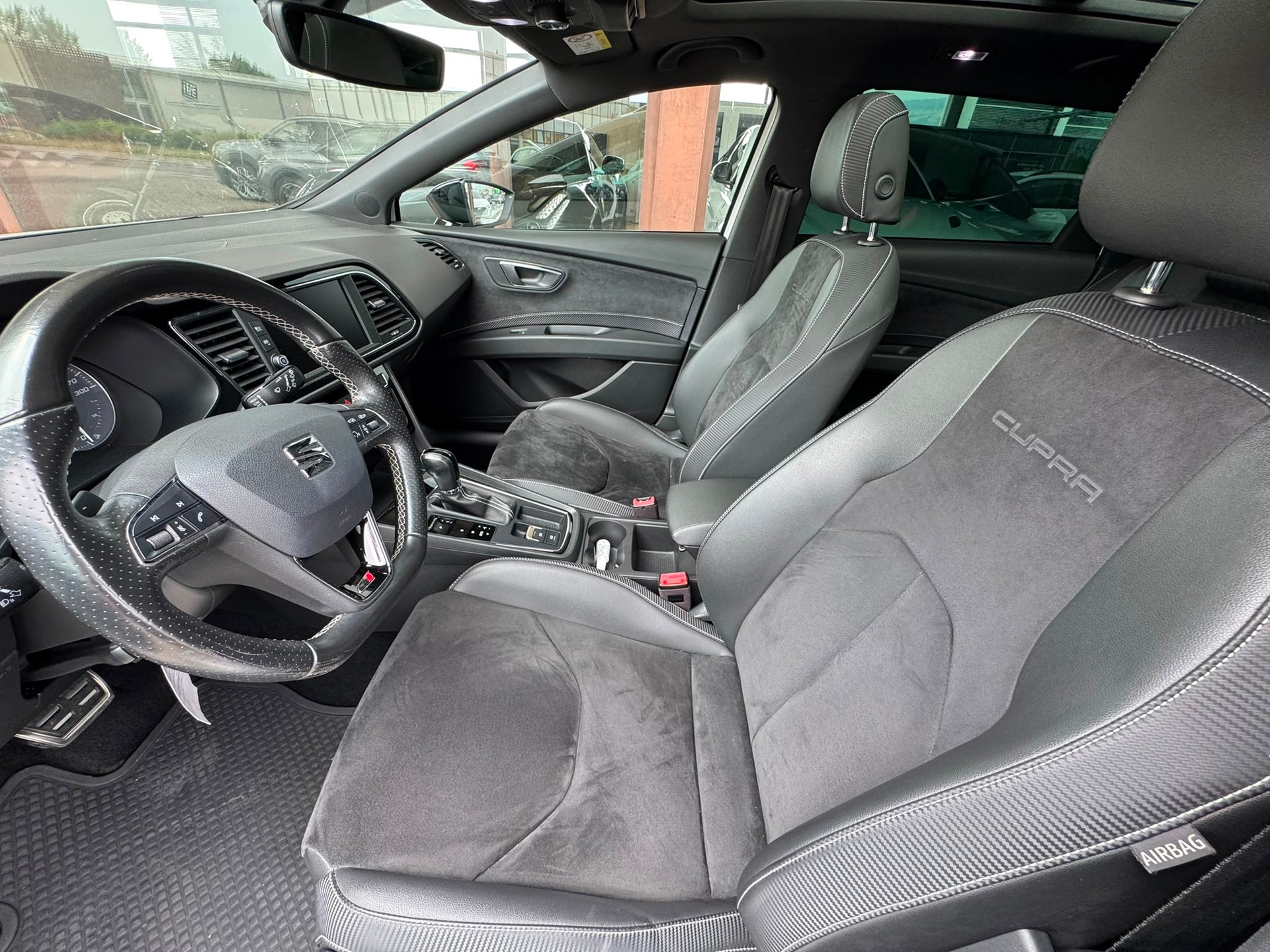 SEAT Leon ST 2.0 TSI Cupra 300 4 Drive DSG-image-6