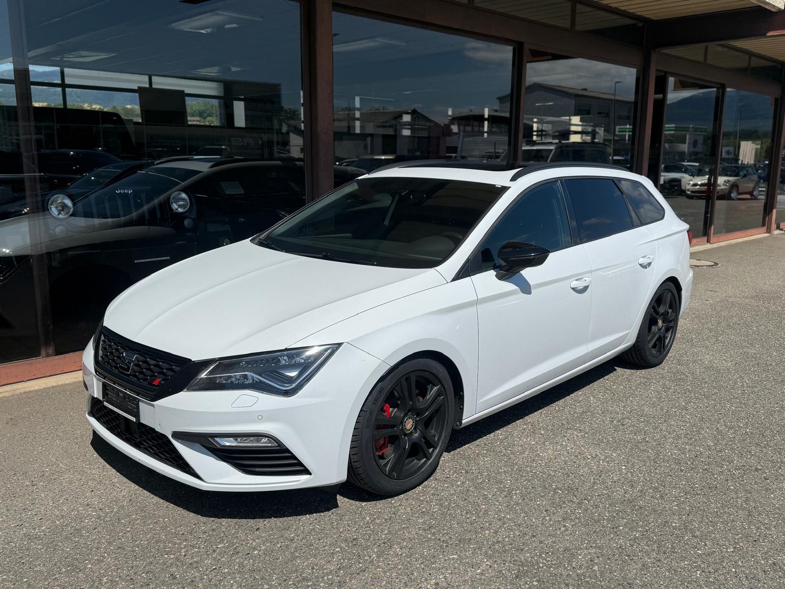 SEAT Leon ST 2.0 TSI Cupra 300 4 Drive DSG-image-1