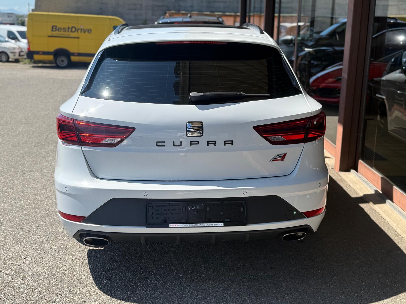 SEAT Leon ST 2.0 TSI Cupra 300 4 Drive DSG-image-4