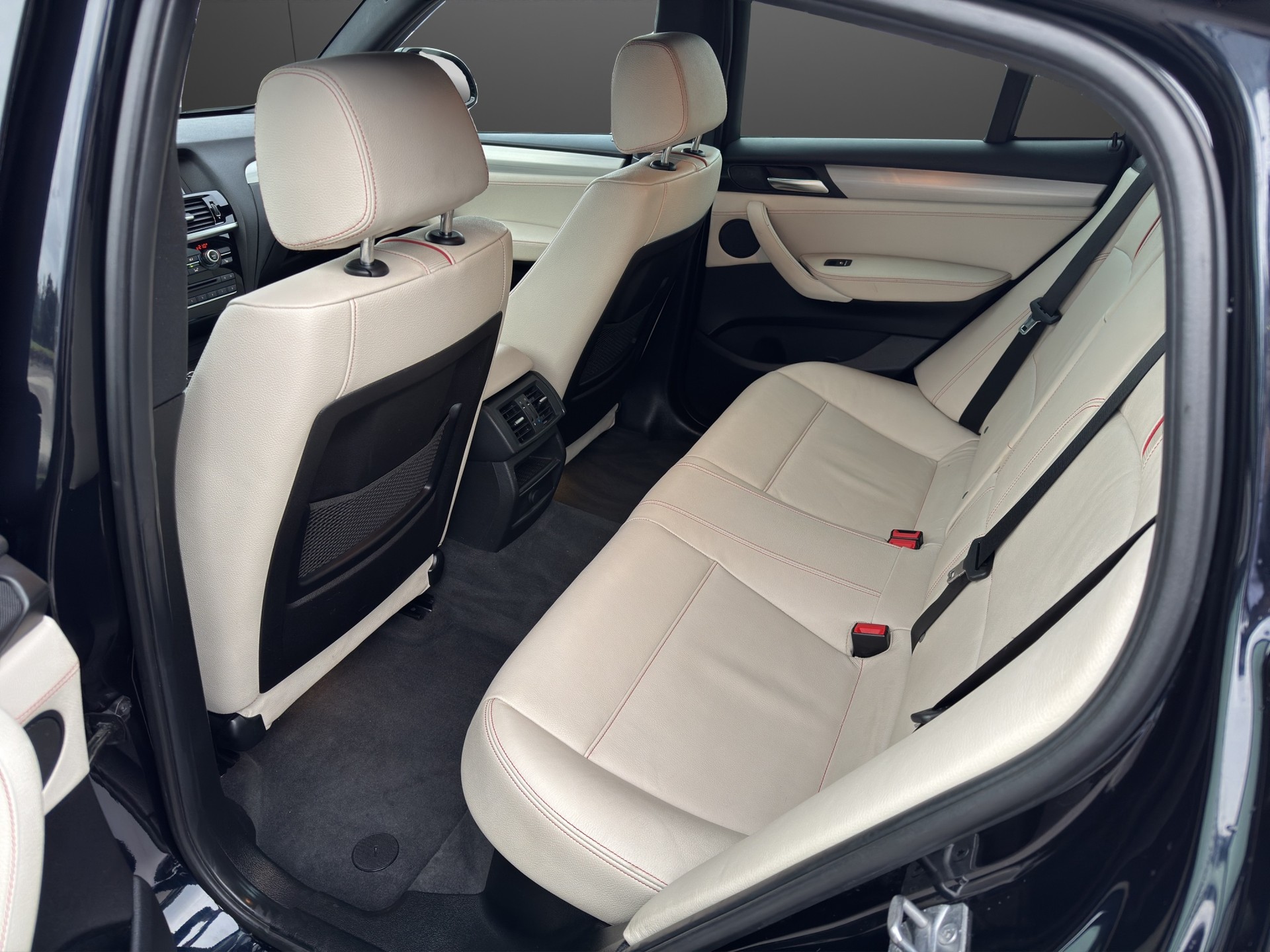 BMW X4 xDrive 20d M Sport Steptronic-image-21