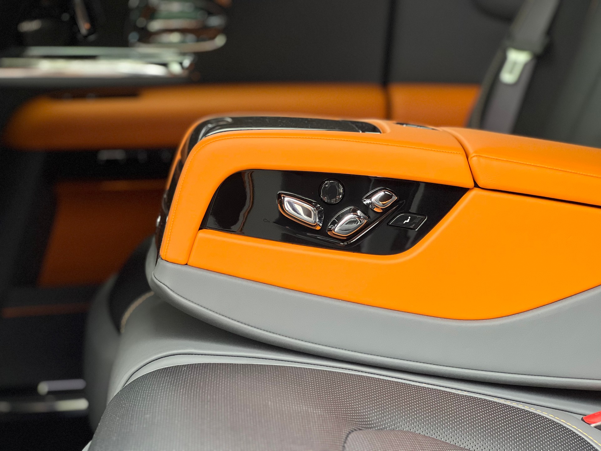 ROLLS-ROYCE Black Badge Ghost-image-15
