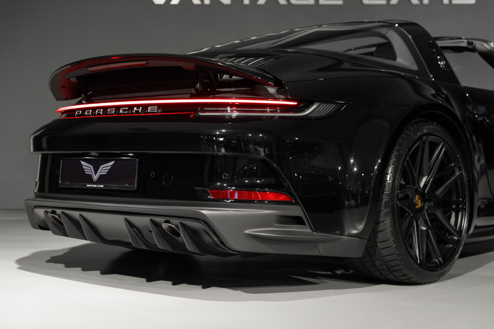PORSCHE 911 Targa 3.0 Carrera 4S PDK ARES Design-image-12