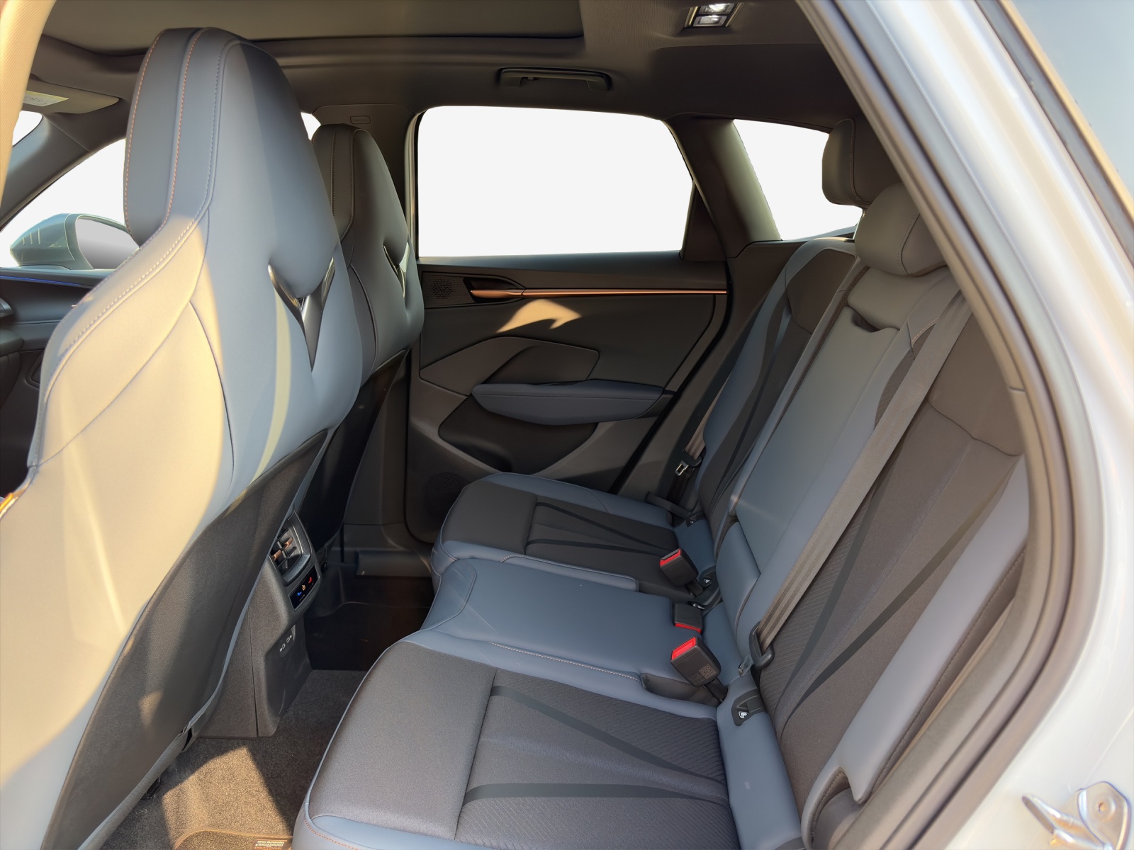 CUPRA Terramar 1.5 eTSI DSG-image-11