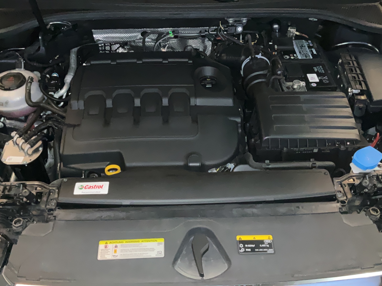 AUDI Q3 35 TDI Attraction quattro S-tronic-image-13