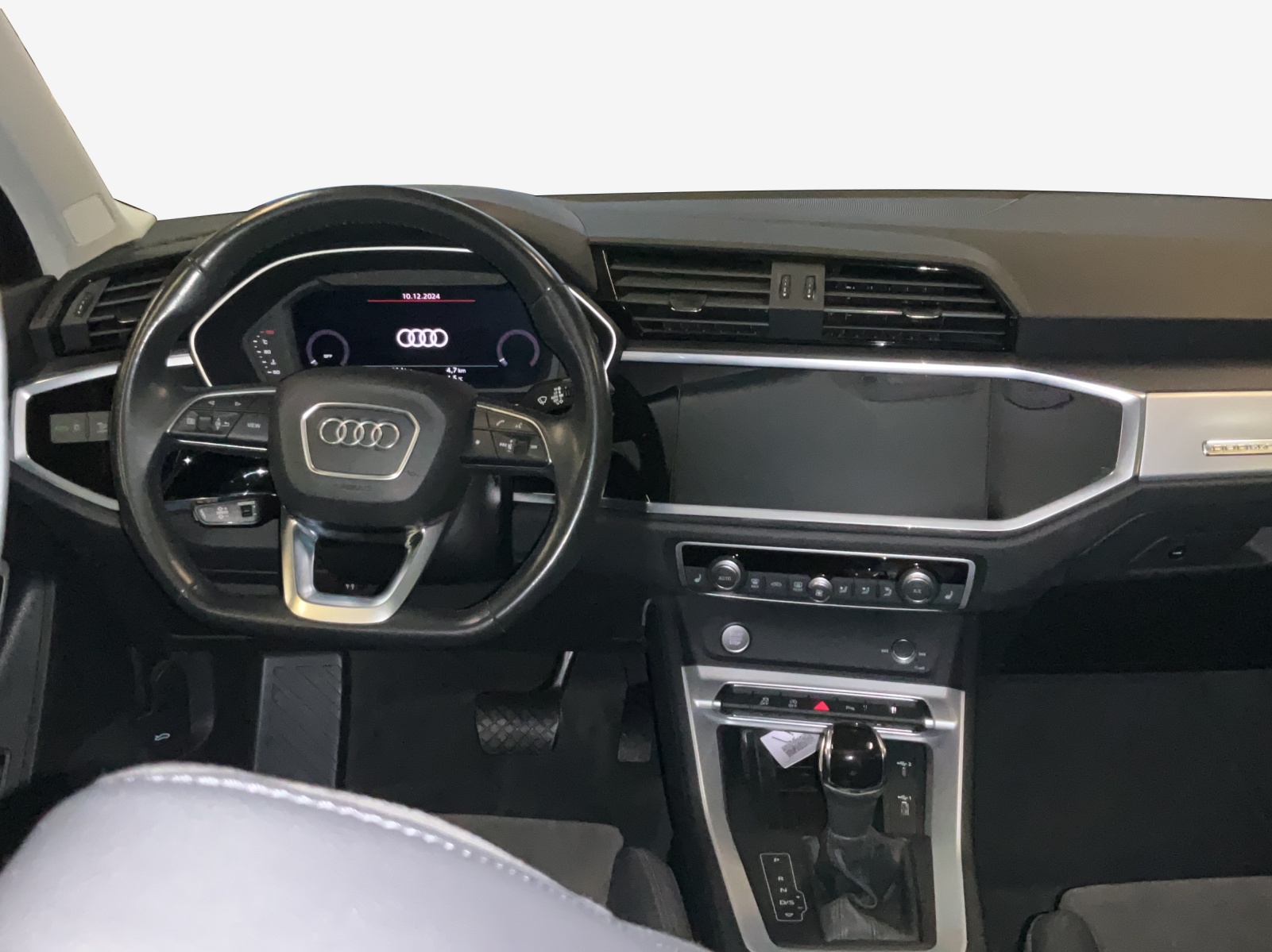 AUDI Q3 35 TDI Attraction quattro S-tronic-image-10