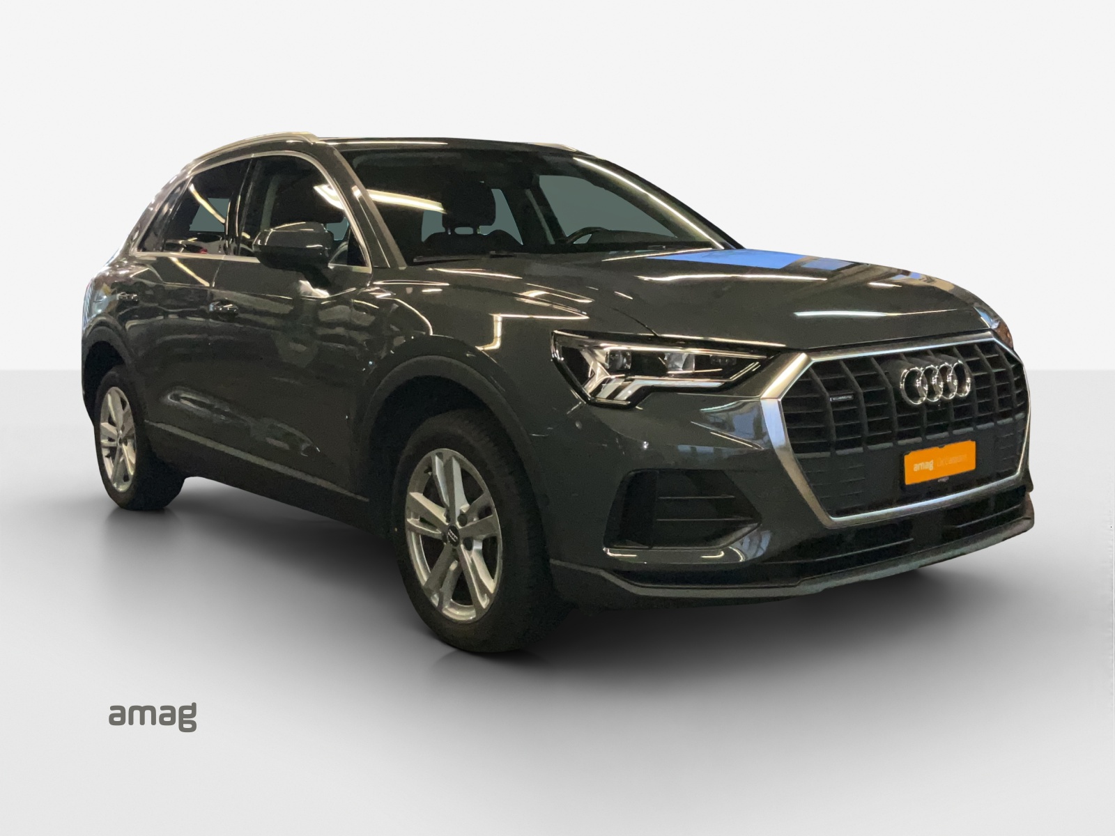 AUDI Q3 35 TDI Attraction quattro S-tronic-image-5