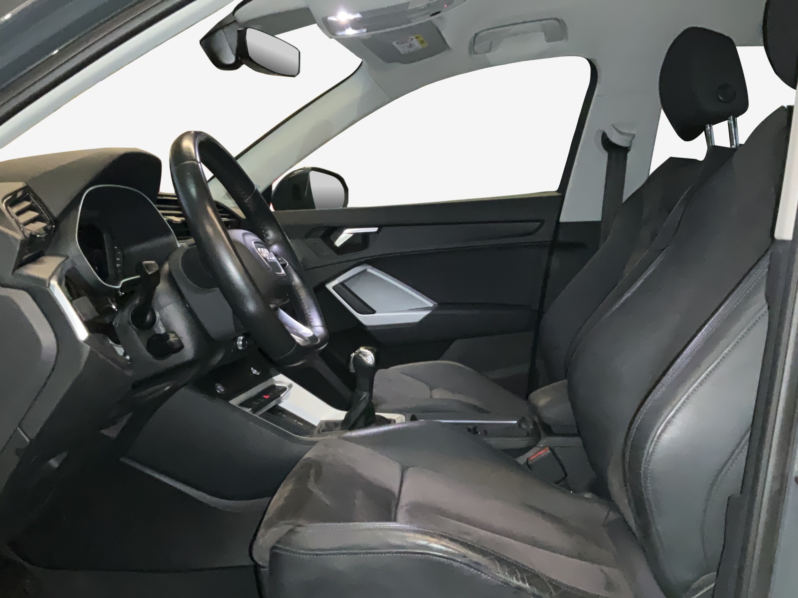 AUDI Q3 35 TDI Attraction quattro S-tronic-image-7
