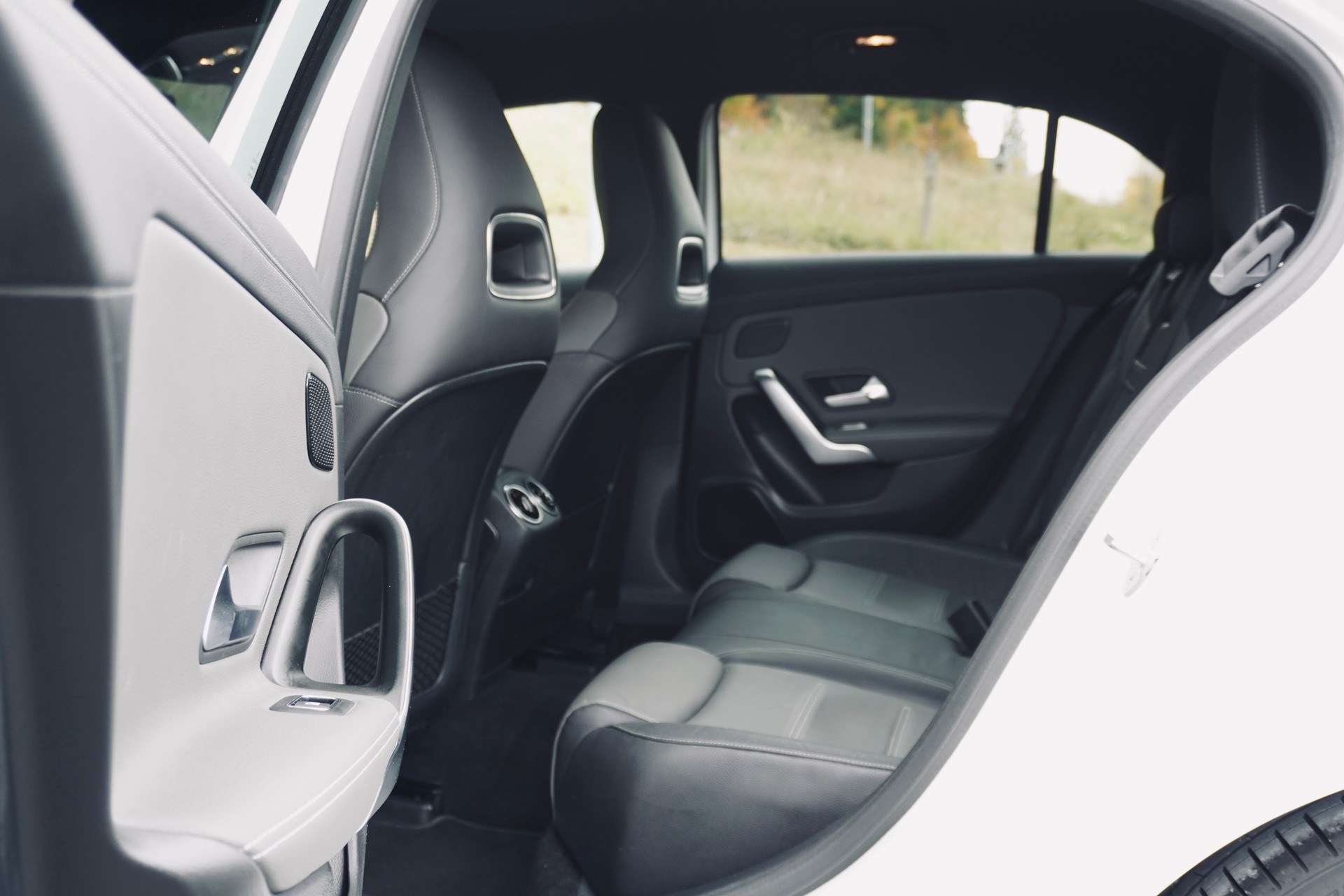 MERCEDES-BENZ A 35 AMG 4Matic Speedshift-image-12