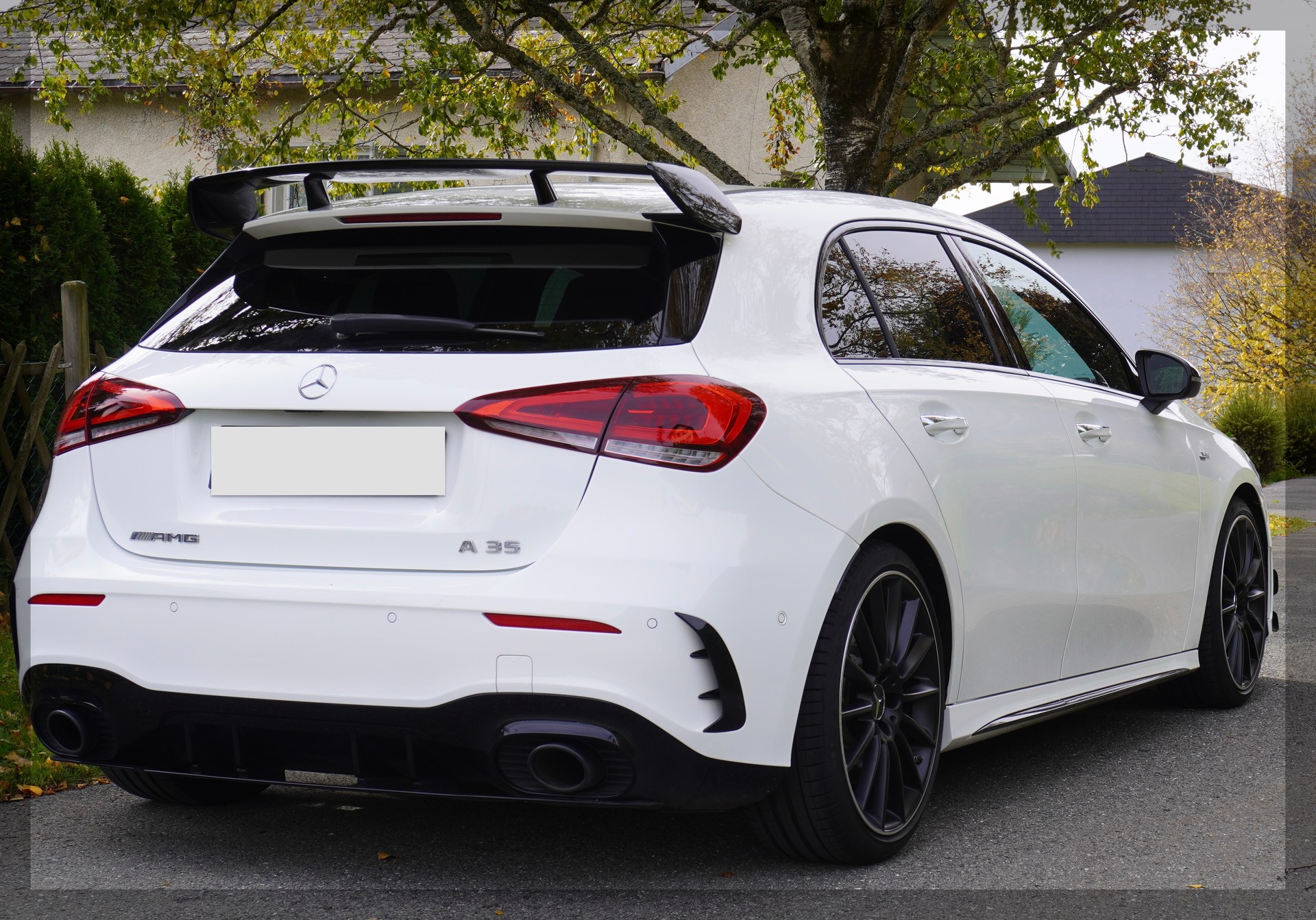 MERCEDES-BENZ A 35 AMG 4Matic Speedshift-image-1