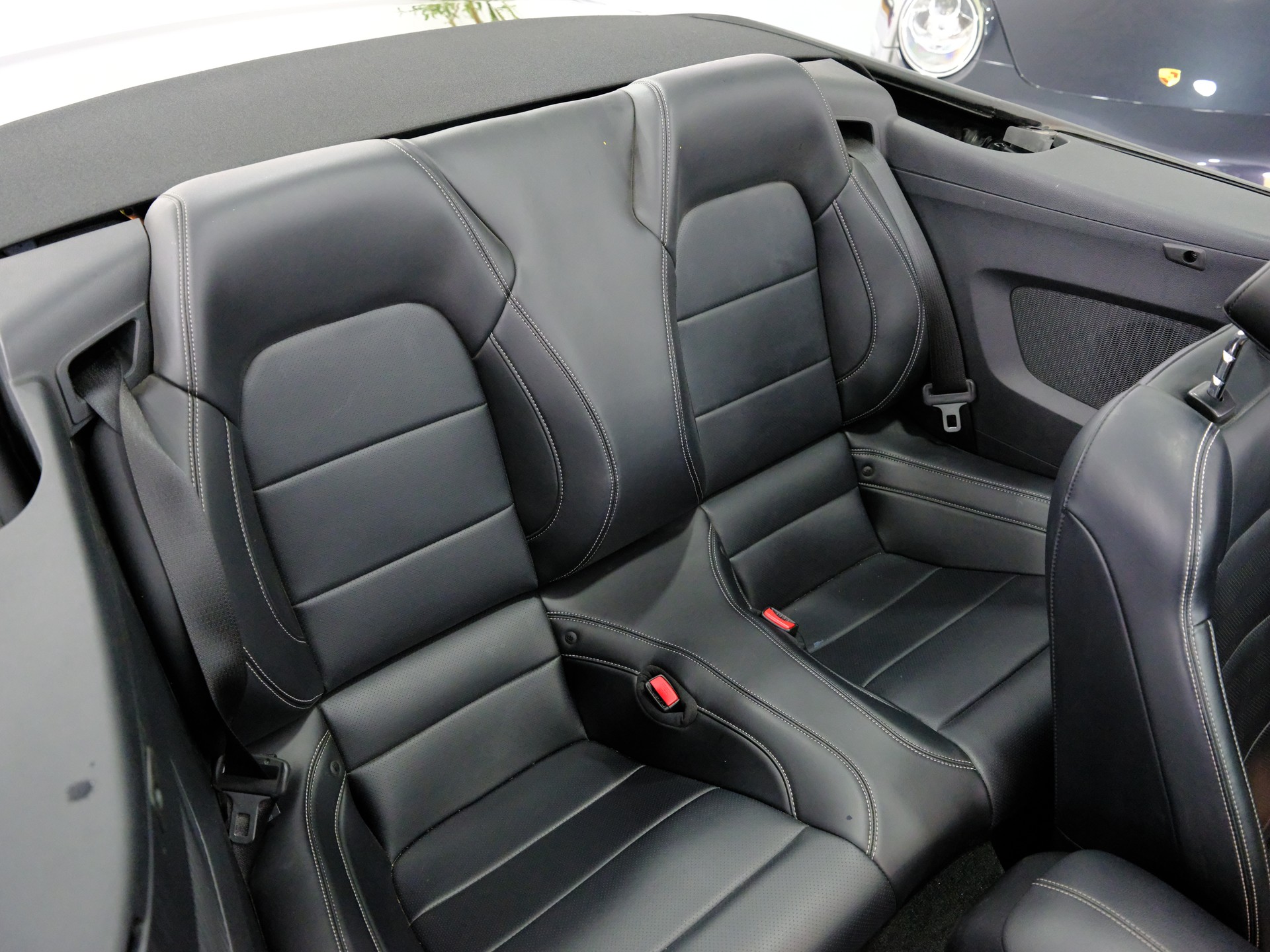FORD Mustang Convertible 2.3 Automat-image-25