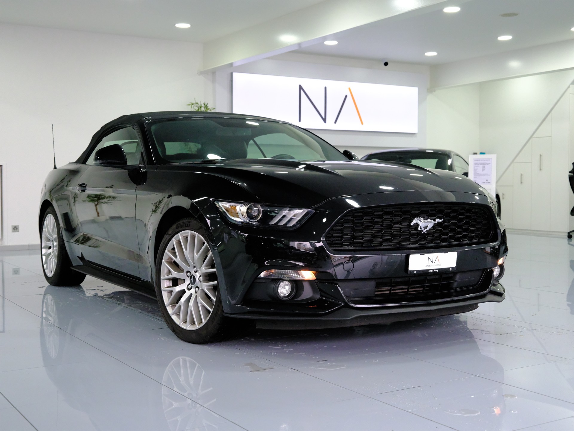 FORD Mustang Convertible 2.3 Automat-image-0