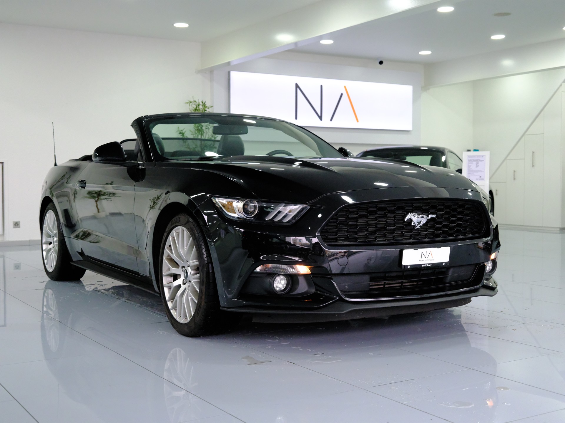 FORD Mustang Convertible 2.3 Automat-image-2