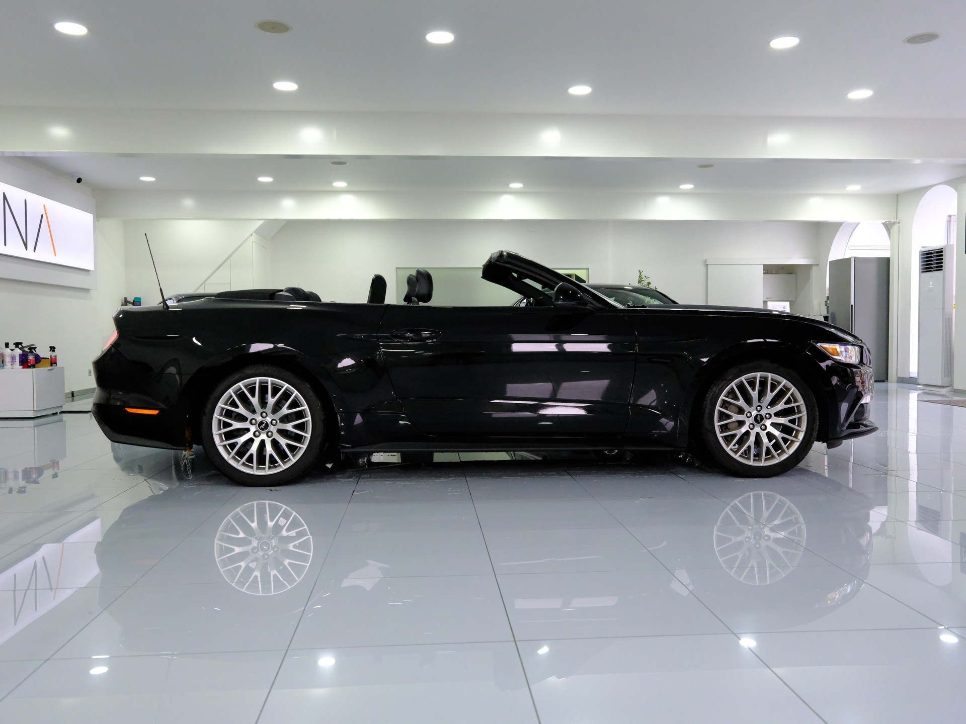 FORD Mustang Convertible 2.3 Automat-image-8