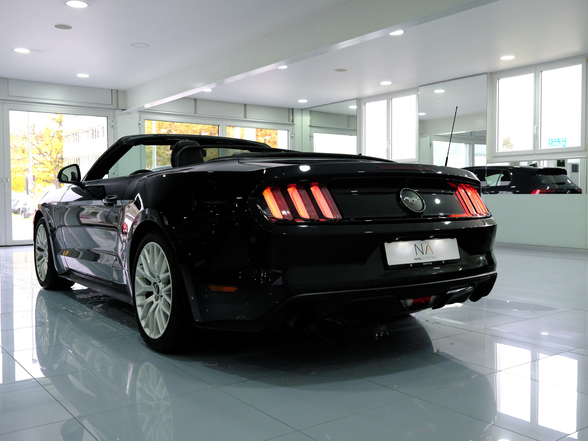 FORD Mustang Convertible 2.3 Automat-image-5