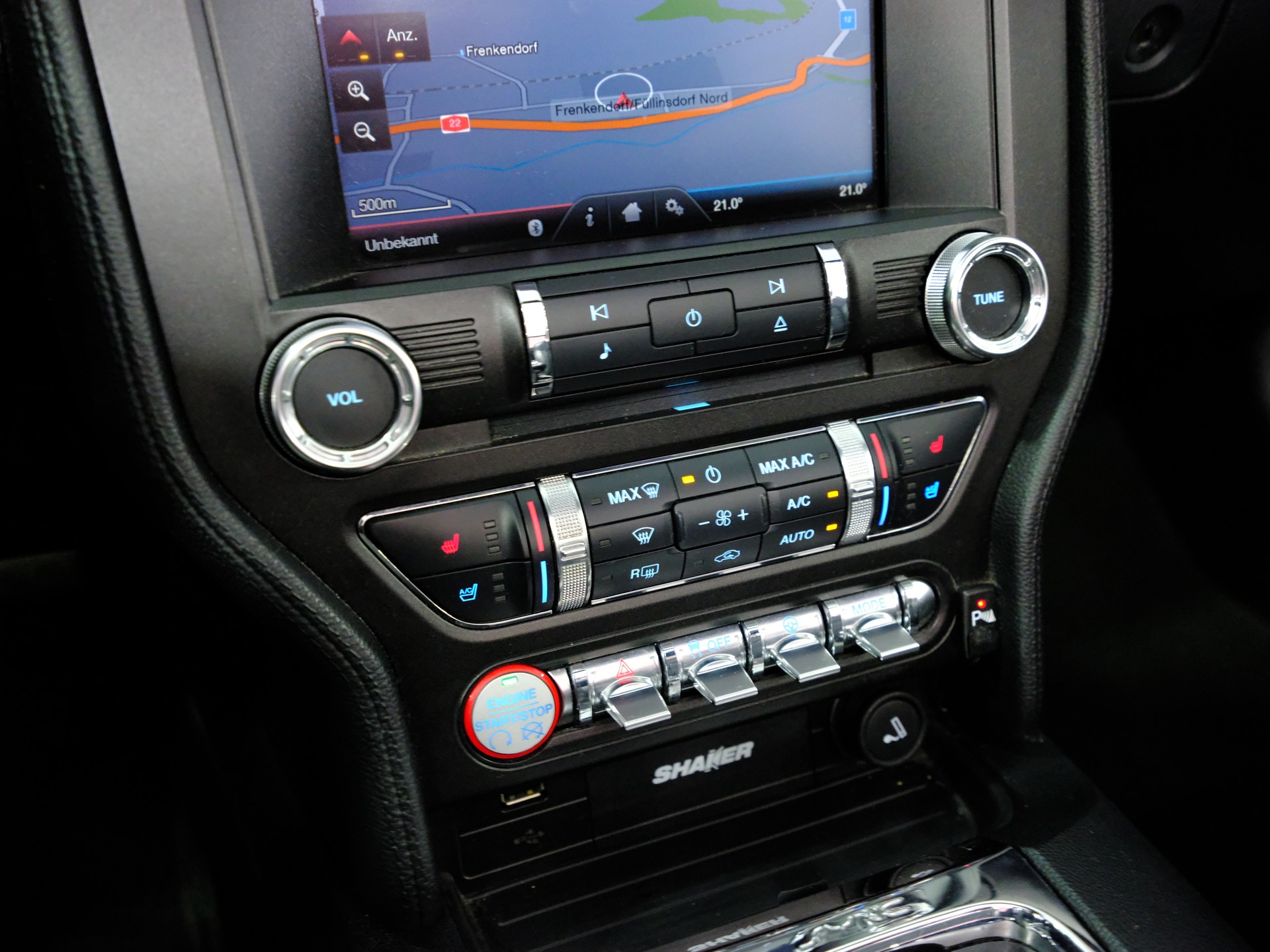FORD Mustang Convertible 2.3 Automat-image-18