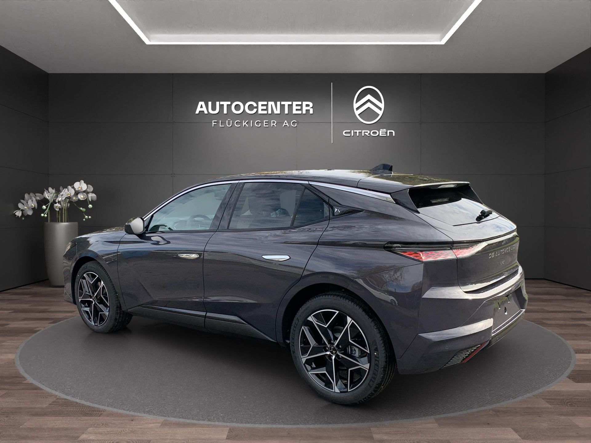 DS AUTOMOBILES No4 1.2 Hybrid Pallas-image-1