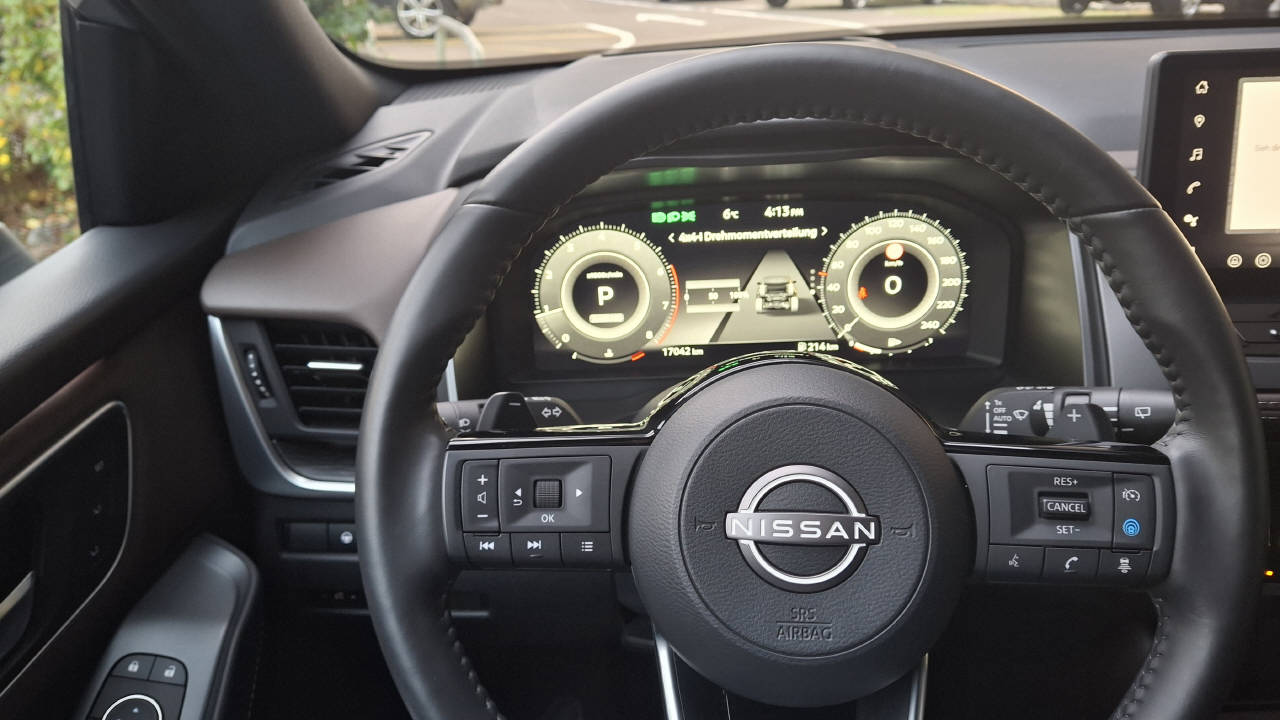 NISSAN Qashqai 1.3 DIG-T Tekna 4x4-image-9