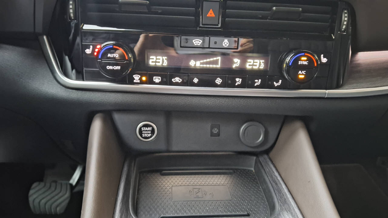 NISSAN Qashqai 1.3 DIG-T Tekna 4x4-image-13