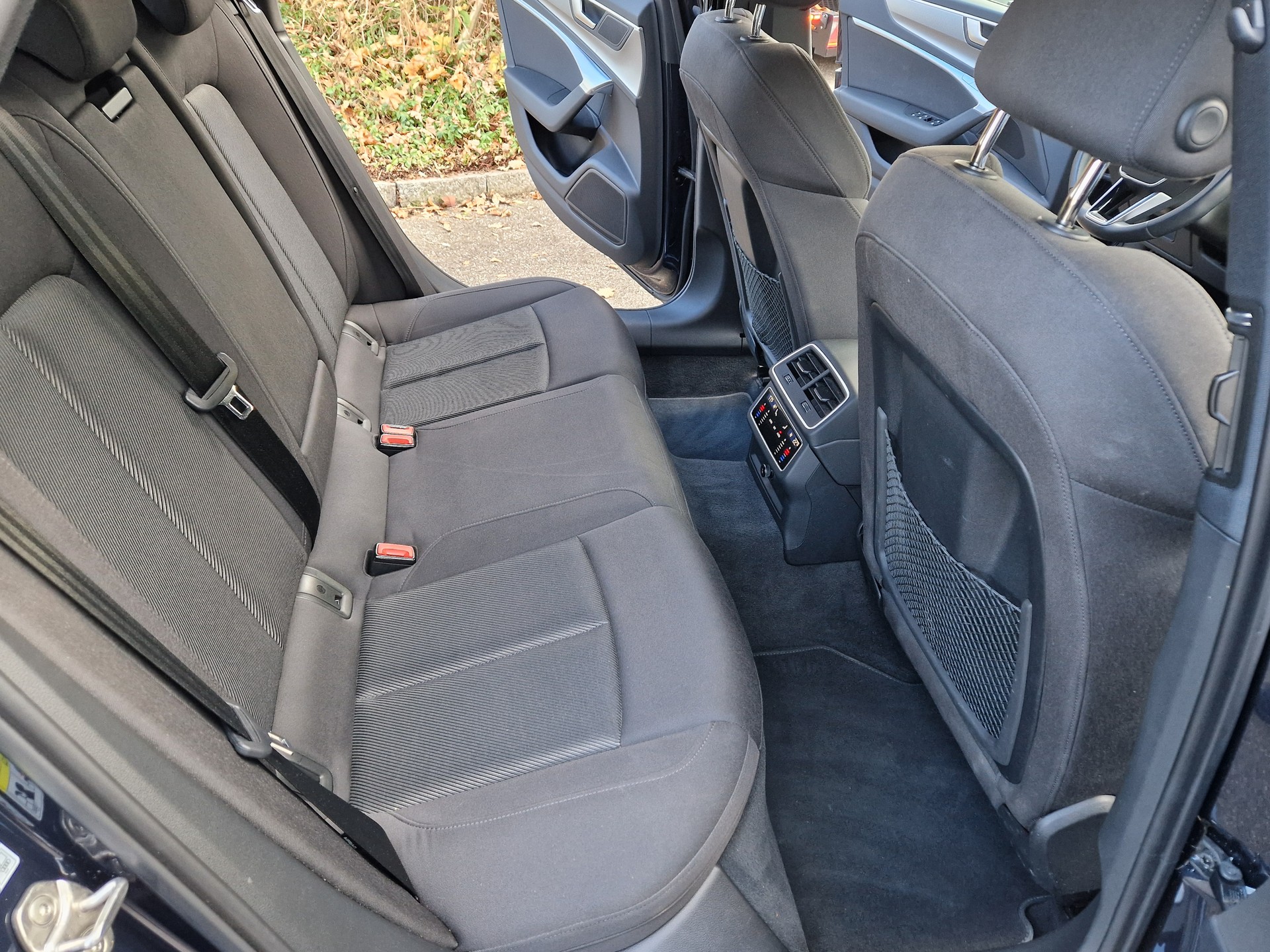 AUDI A6 Avant 45 TFSI Sport S-tronic quattro-image-9