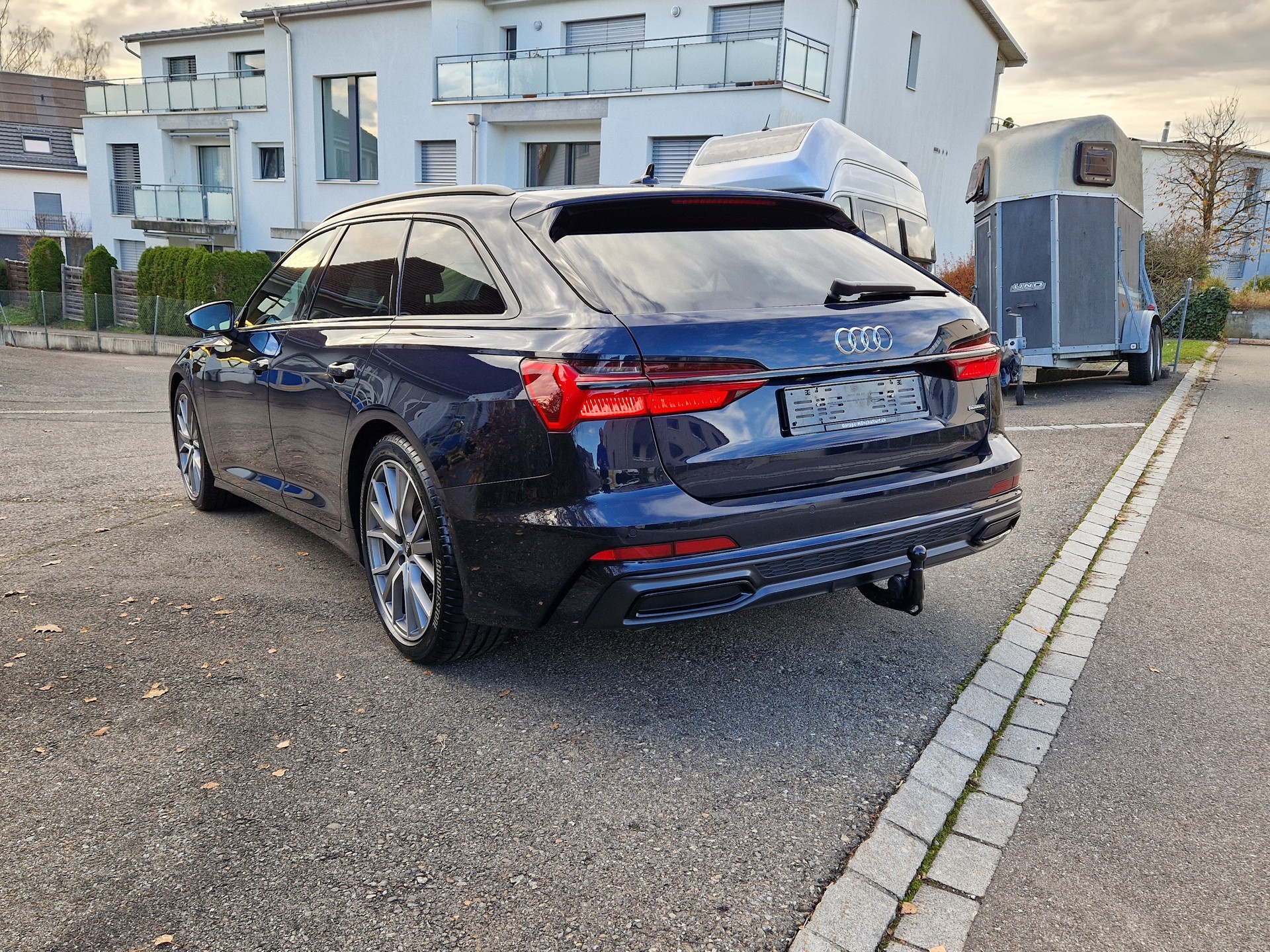 AUDI A6 Avant 45 TFSI Sport S-tronic quattro-image-4