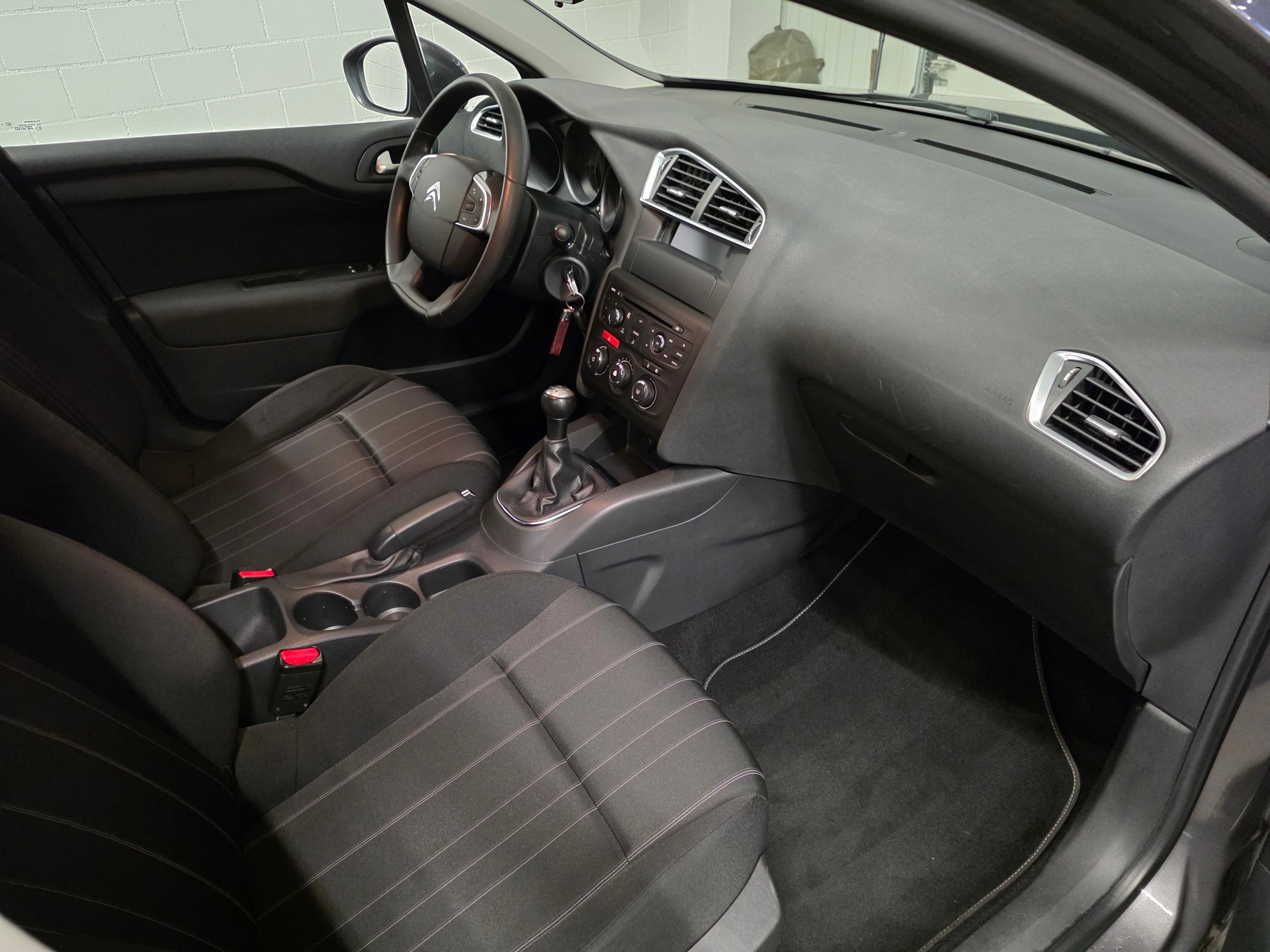 CITROEN C4 1.2 Pure Tech Live Edition-image-10
