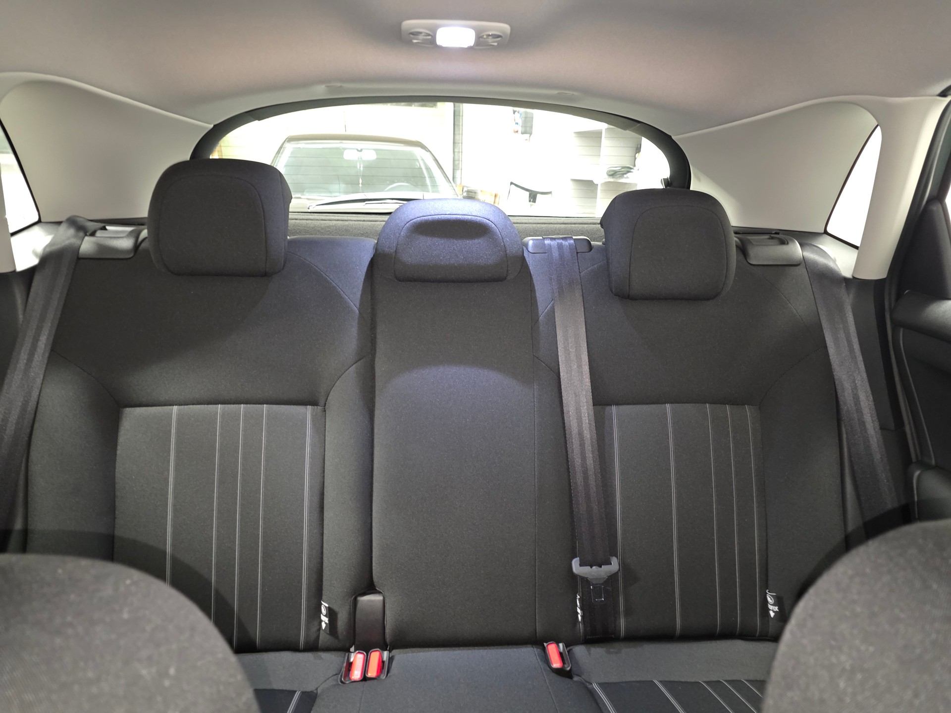 CITROEN C4 1.2 Pure Tech Live Edition-image-9