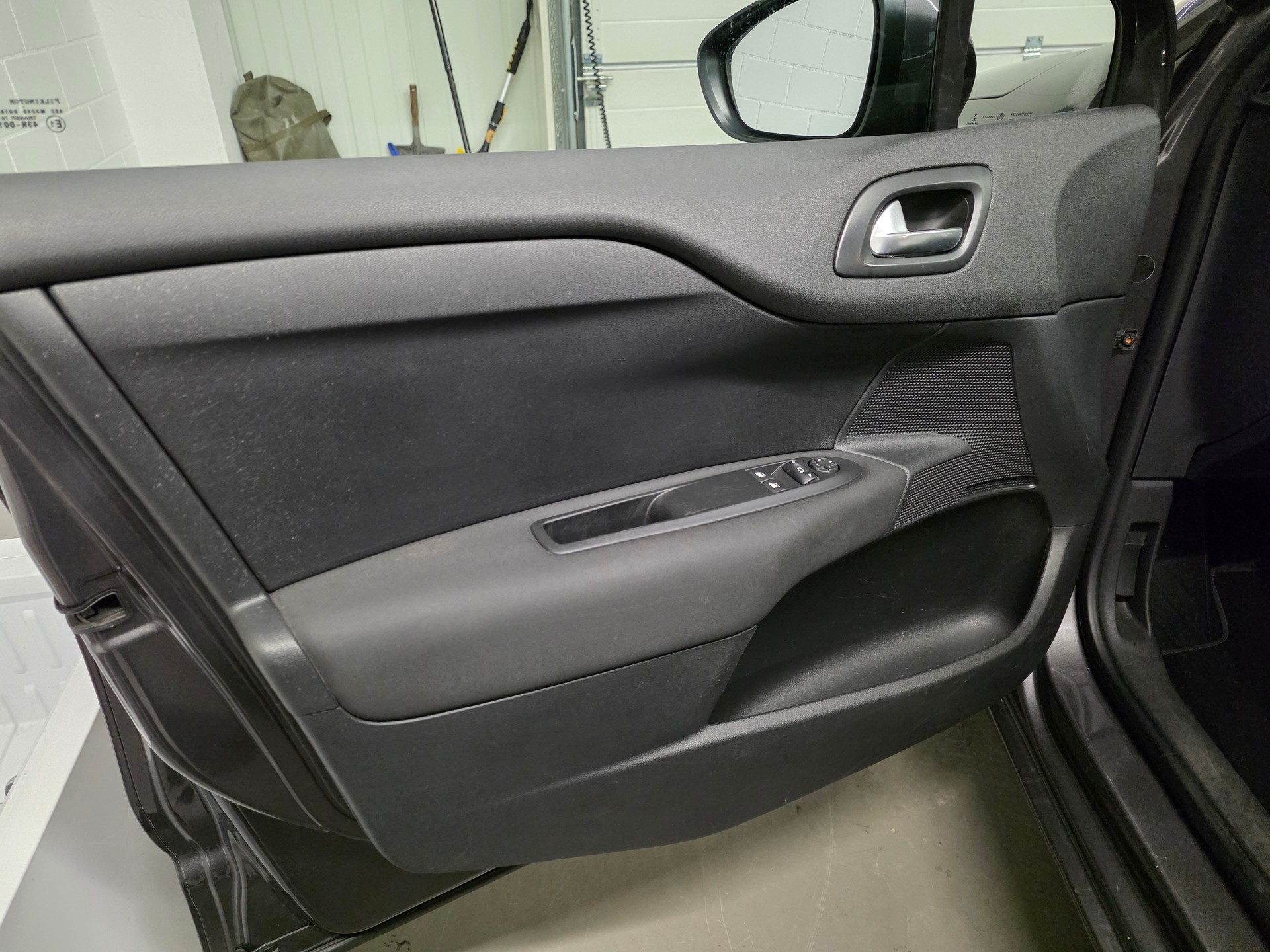CITROEN C4 1.2 Pure Tech Live Edition-image-8