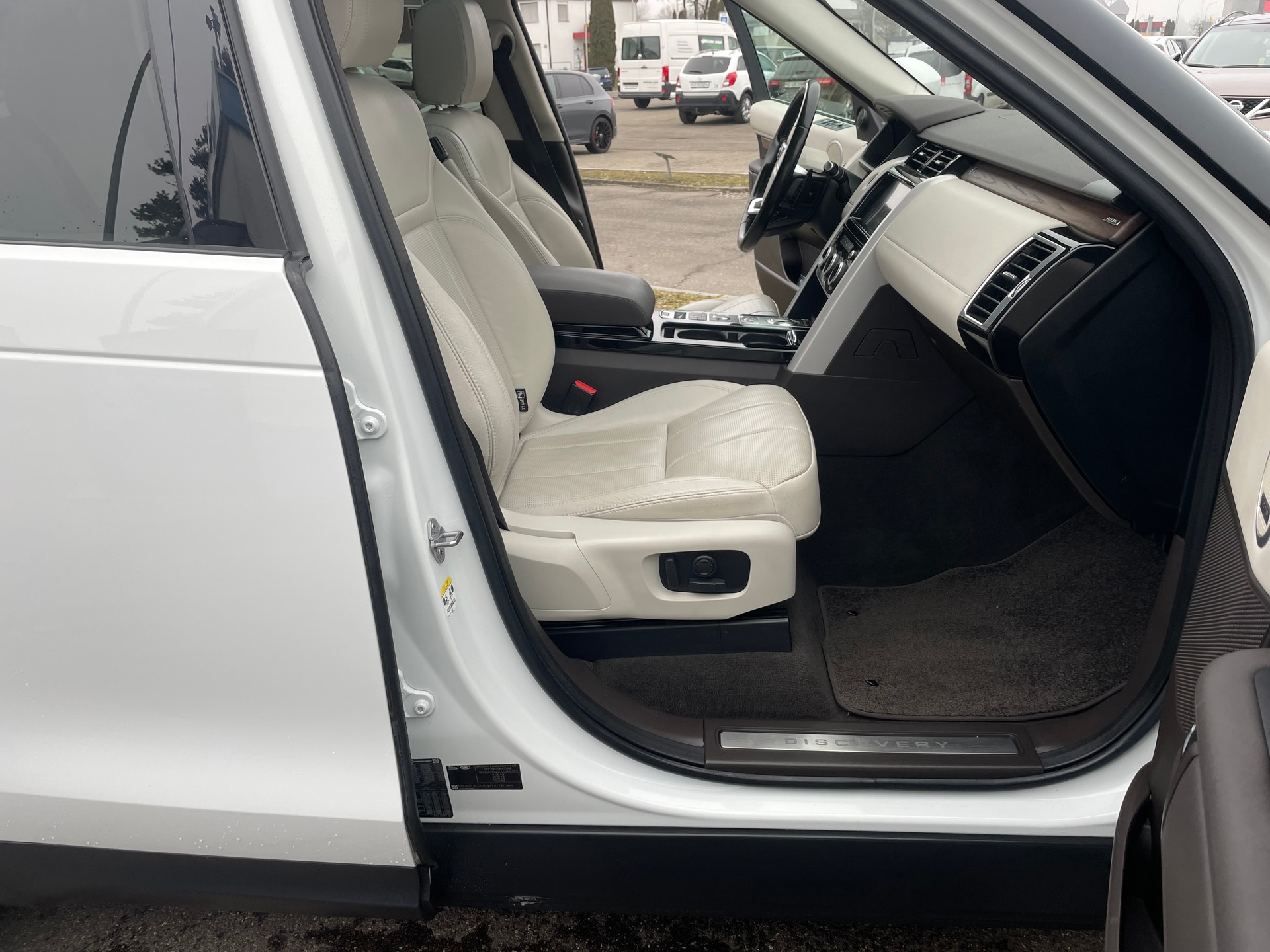 LAND ROVER Discovery 3.0 Si6 HSE Luxury Automatic-image-6