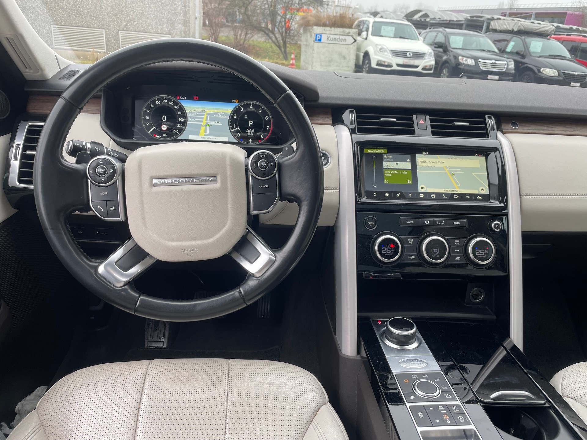 LAND ROVER Discovery 3.0 Si6 HSE Luxury Automatic-image-4