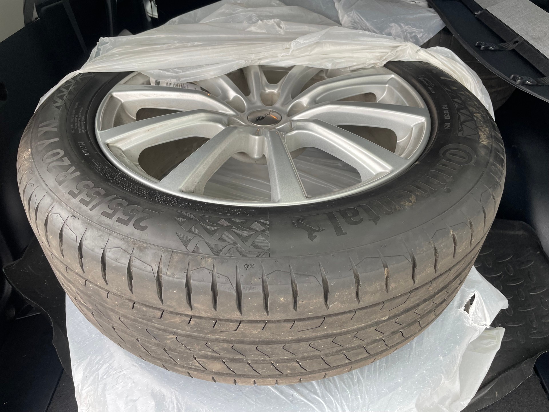 LAND ROVER Discovery 3.0 Si6 HSE Luxury Automatic-image-13