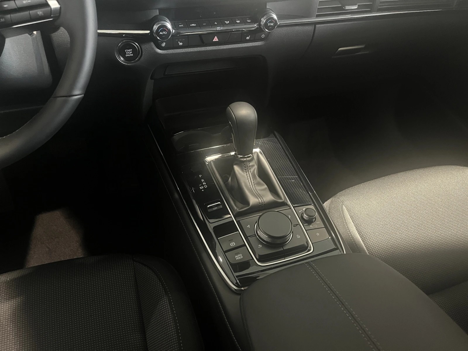 MAZDA CX-30 SKYACTIV-X 186 M Hybrid Centre Line AWD AT-image-11