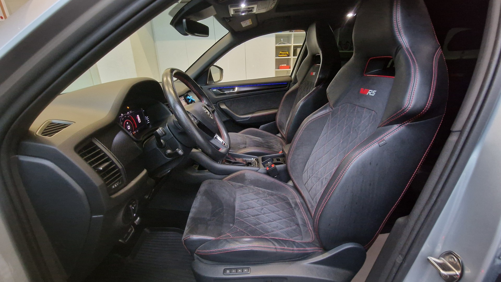 SKODA Kodiaq 2.0 Bi-TDI SCR RS 4x4 DSG-image-13