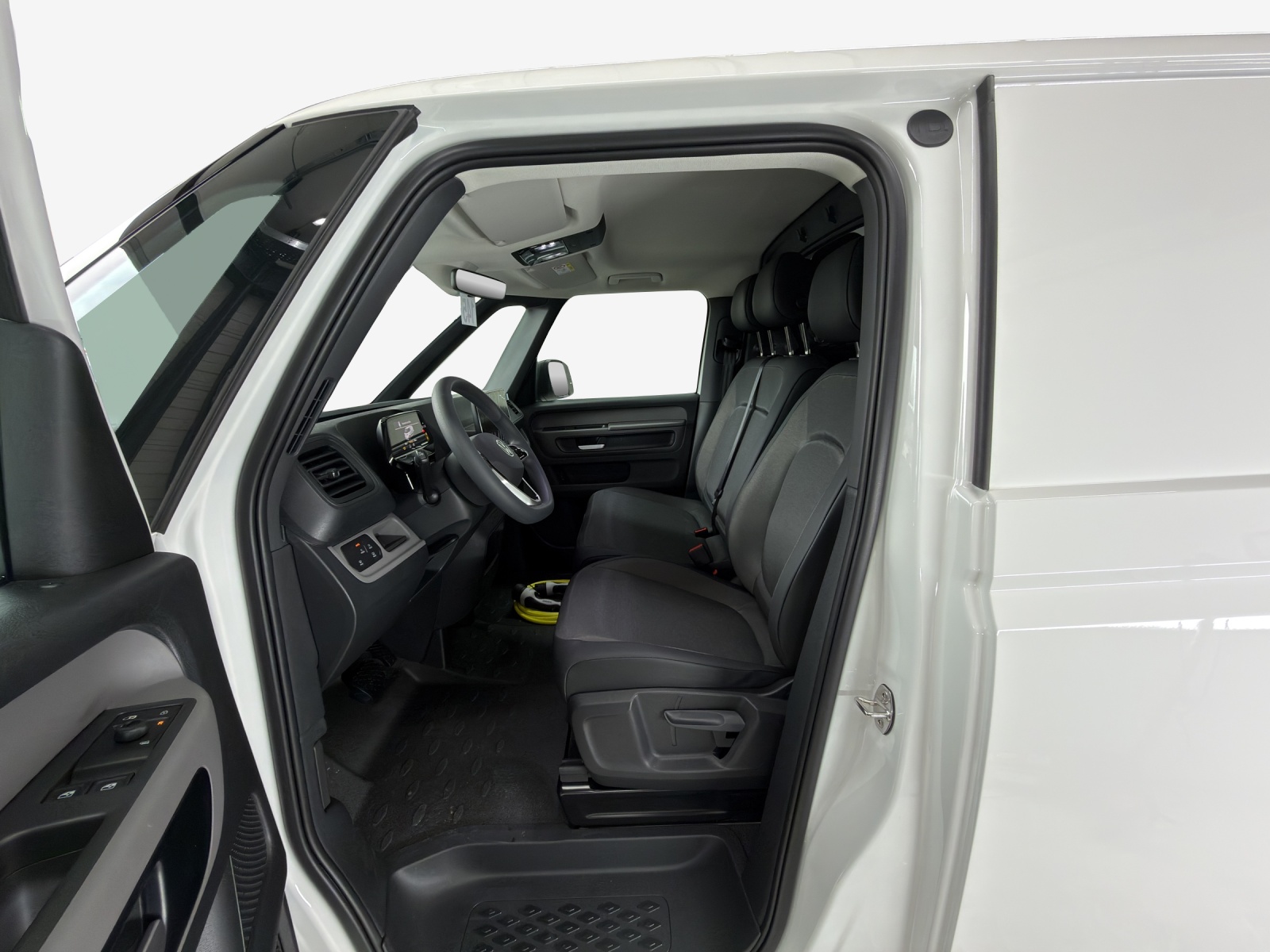 VW ID. Buzz Cargo Pro 4Motion-image-7