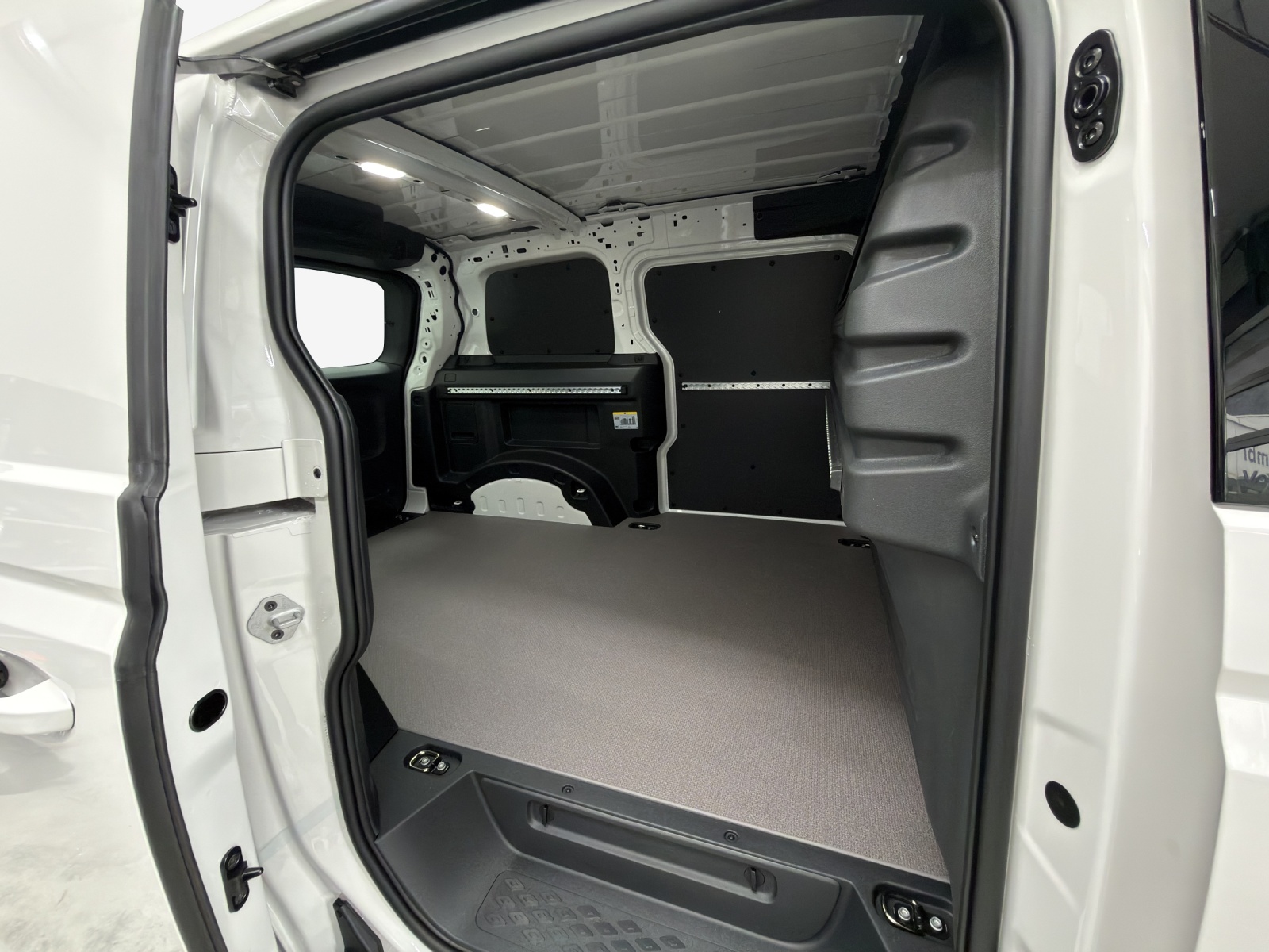 VW ID. Buzz Cargo Pro 4Motion-image-11