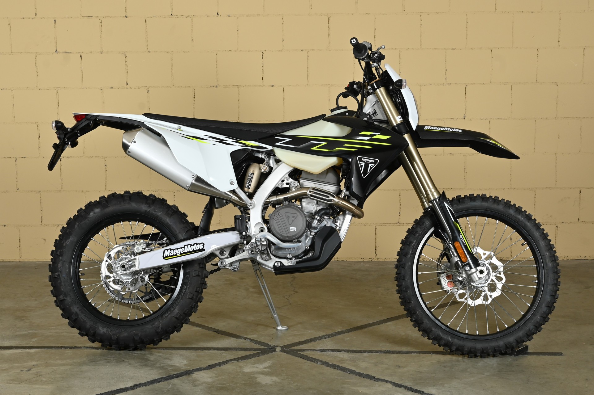 TRIUMPH TF 250 E