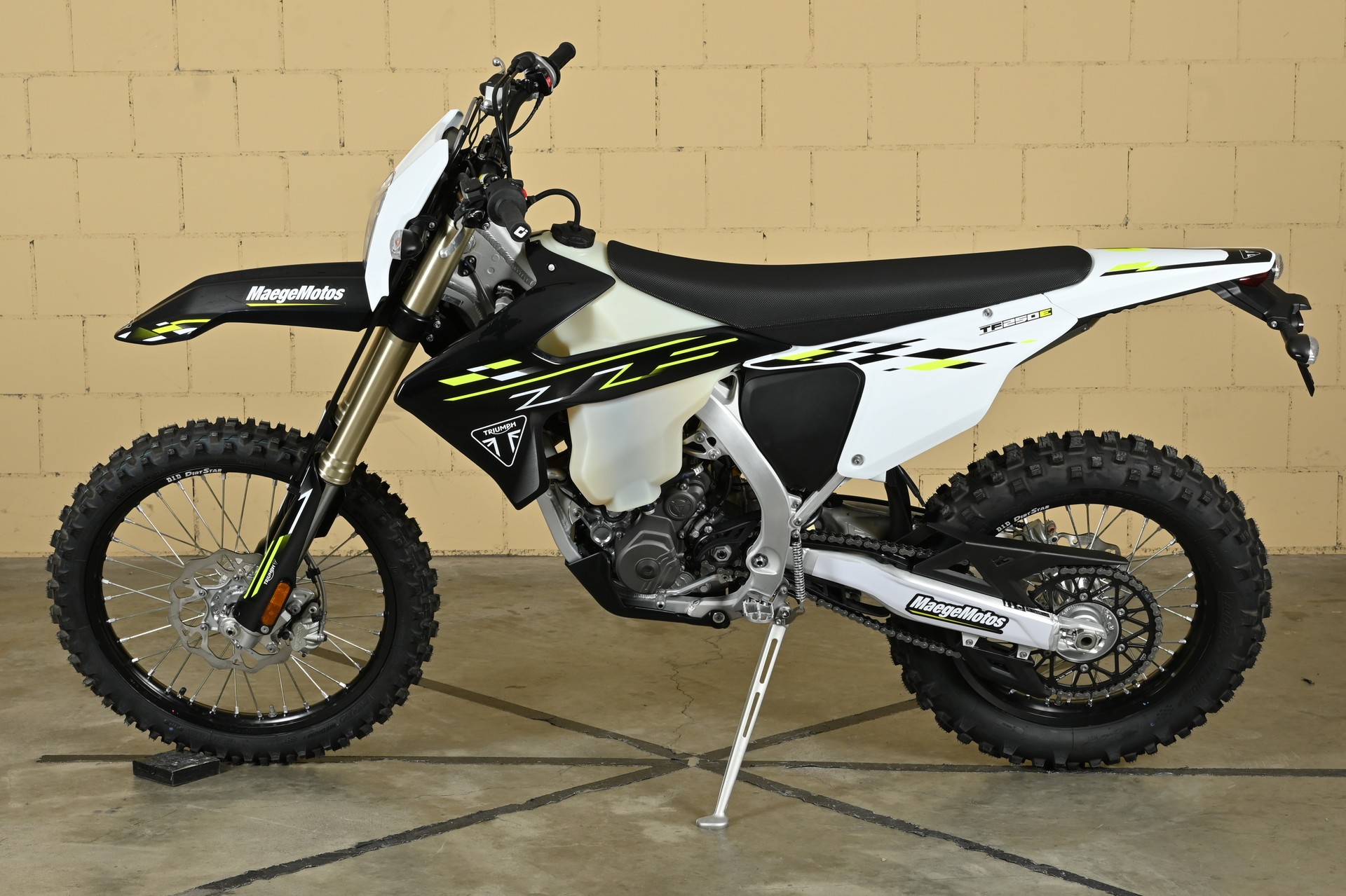 TRIUMPH TF 250 E-showroom-element-3