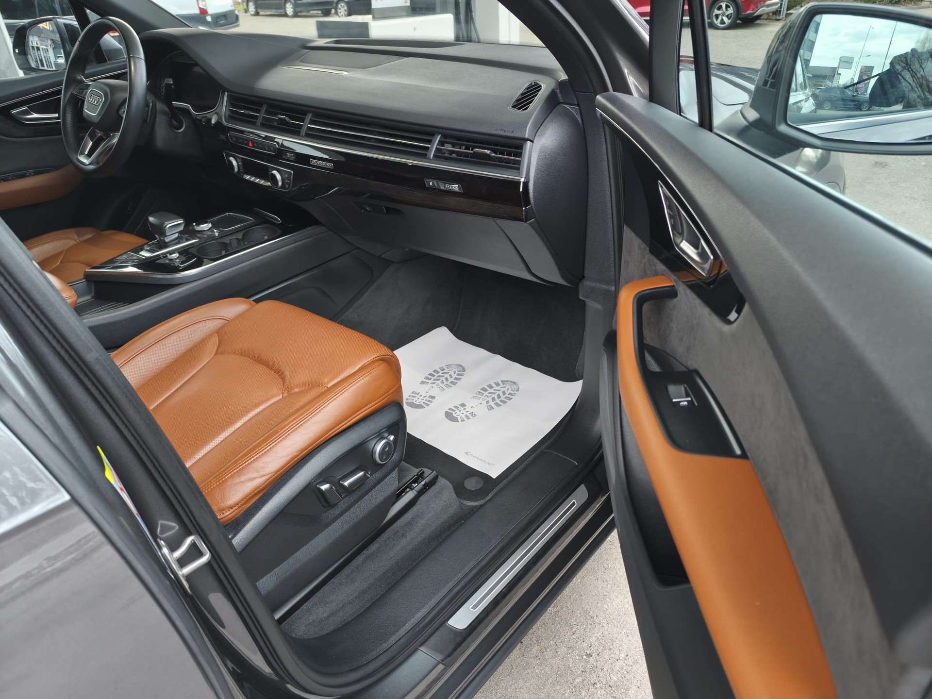 AUDI Q7 e-tron 3.0 TDI quattro tiptronic-image-13