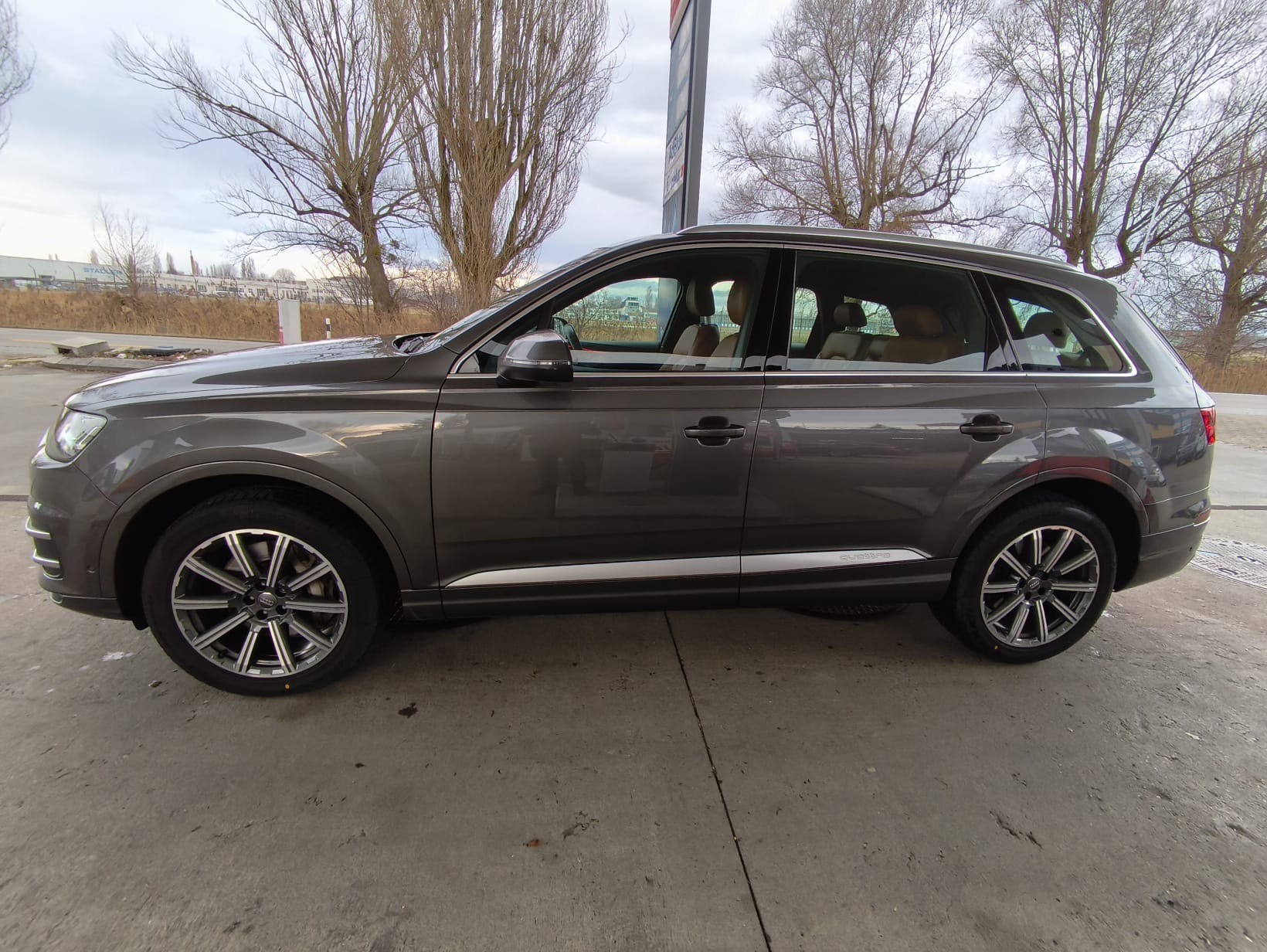 AUDI Q7 e-tron 3.0 TDI quattro tiptronic-image-6