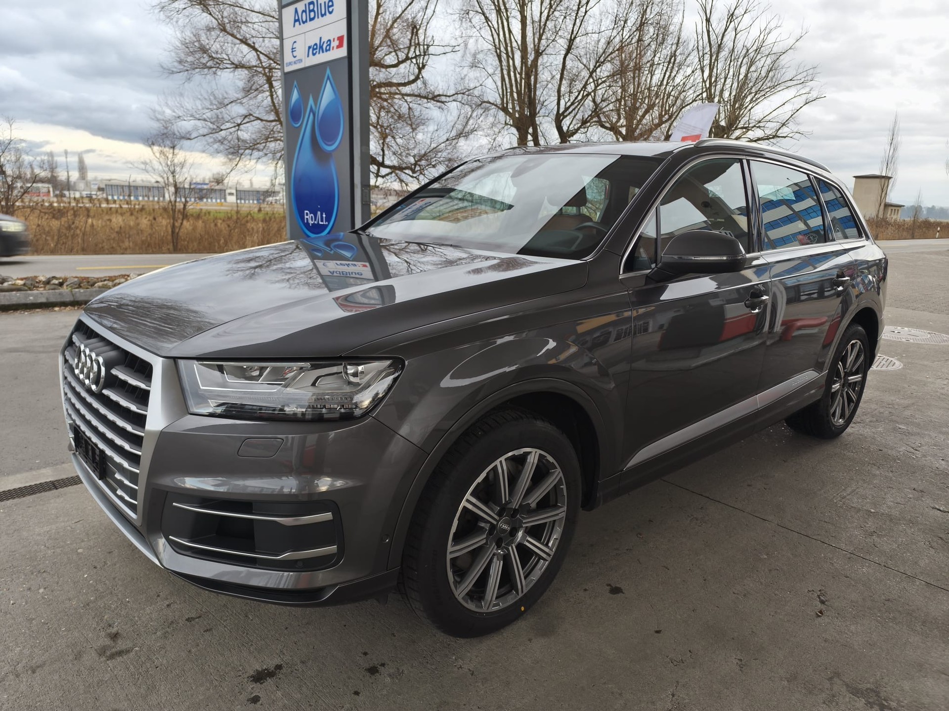 AUDI Q7 e-tron 3.0 TDI quattro tiptronic-image-1