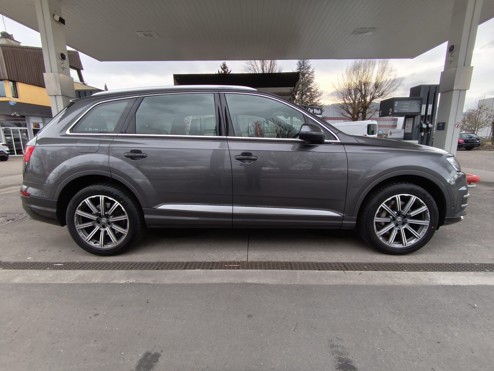 AUDI Q7 e-tron 3.0 TDI quattro tiptronic-image-5
