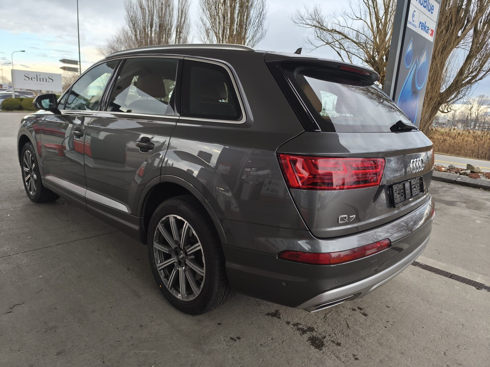 AUDI Q7 e-tron 3.0 TDI quattro tiptronic-image-3
