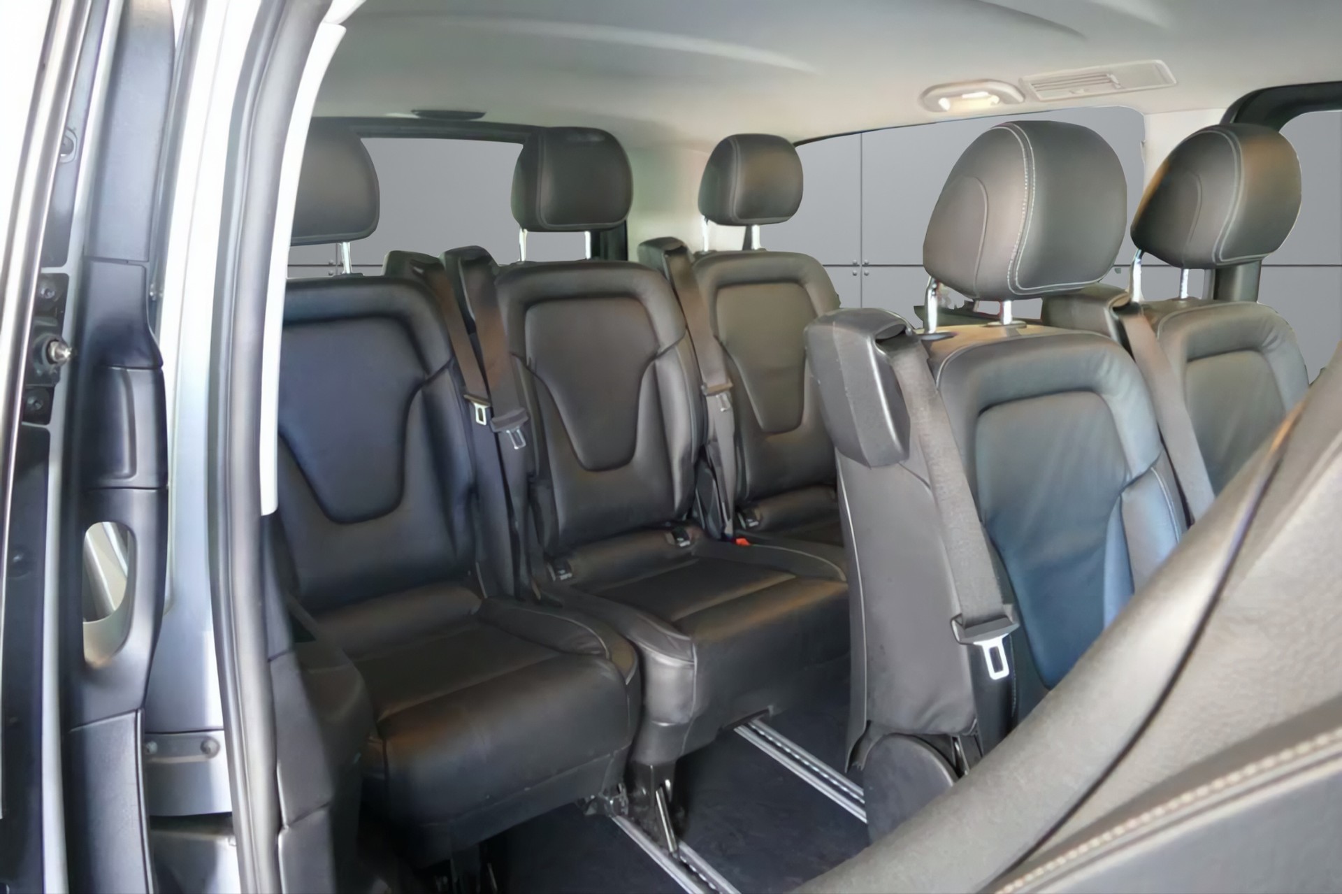 MERCEDES-BENZ V 220 d lang 4Matic 7G-Tronic-image-14
